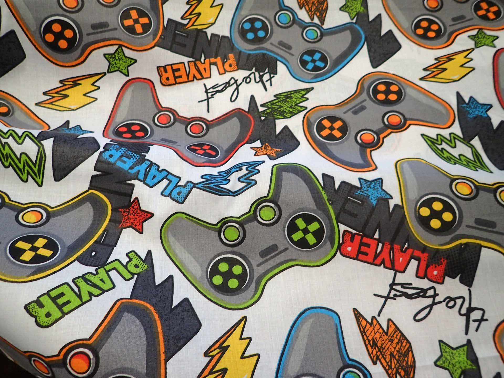 LÁTKA - PLAYSTATION - HERNÍ KONZOLE