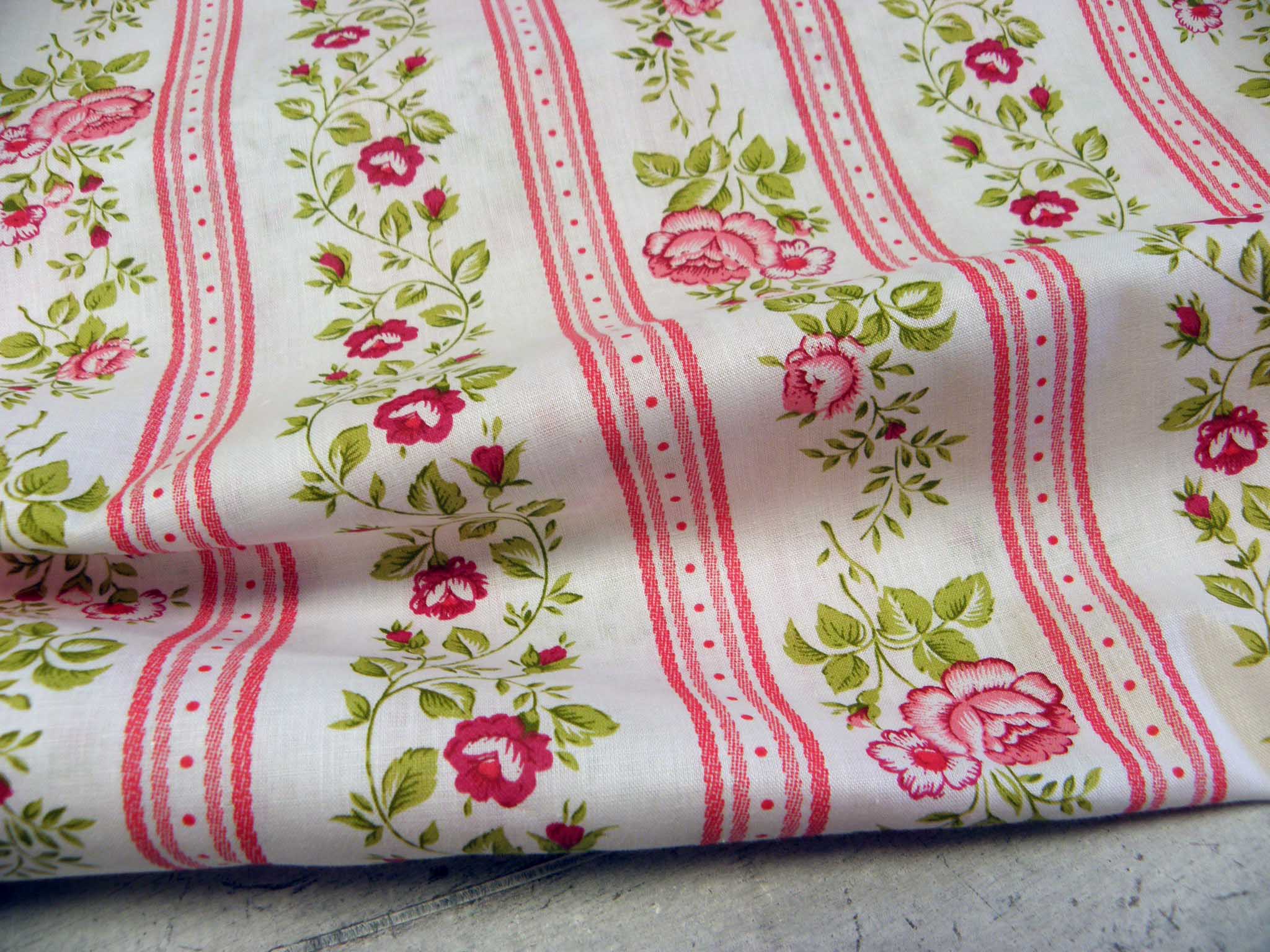 LÁTKA - KYTIČKY + PRUHY - RŮŽOVÉ