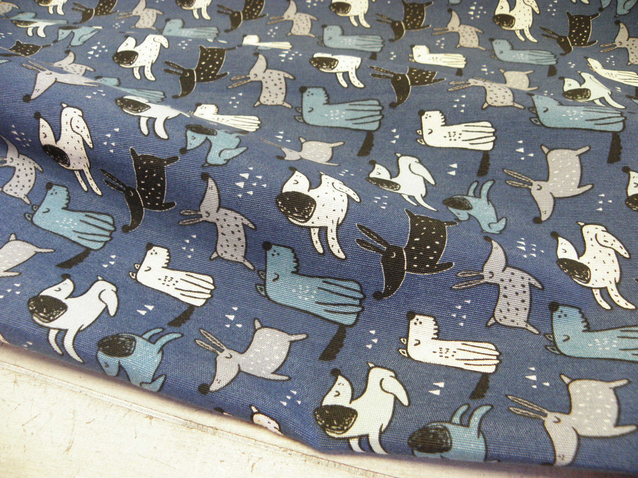 LÁTKA - POTAHOVKA - PEJSKOVÉ