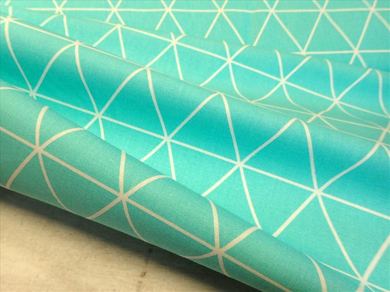 LÁTKA - MENTOLOVÁ - GEOMETRIE - TROJÚHELNÍKY