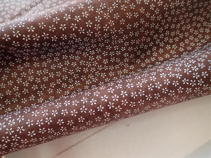 LÁTKA - HNĚDÁ + BÍLÉ KYTIČKY