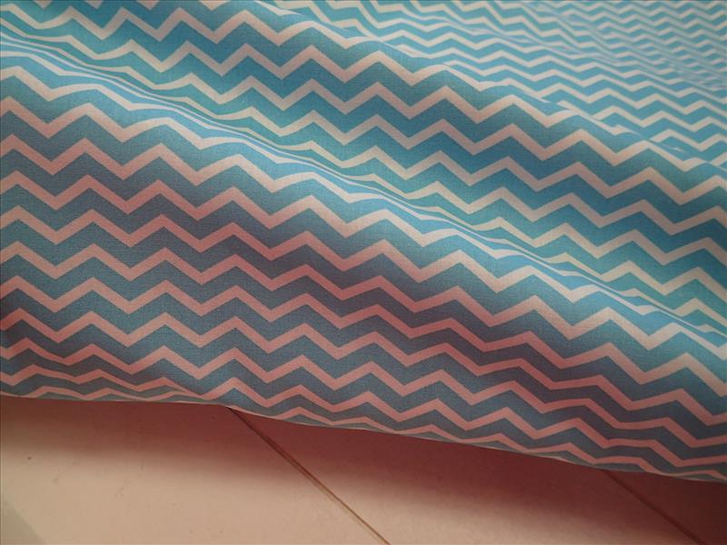 LÁTKA - CHEVRON - TYRKYSOVÝ