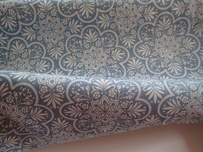 LÁTKA - MODRÁ + KVĚTY