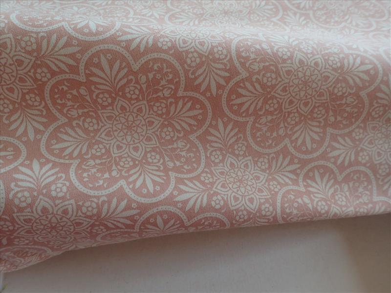 LÁTKA - RŮŽOVÁ + KVĚTY