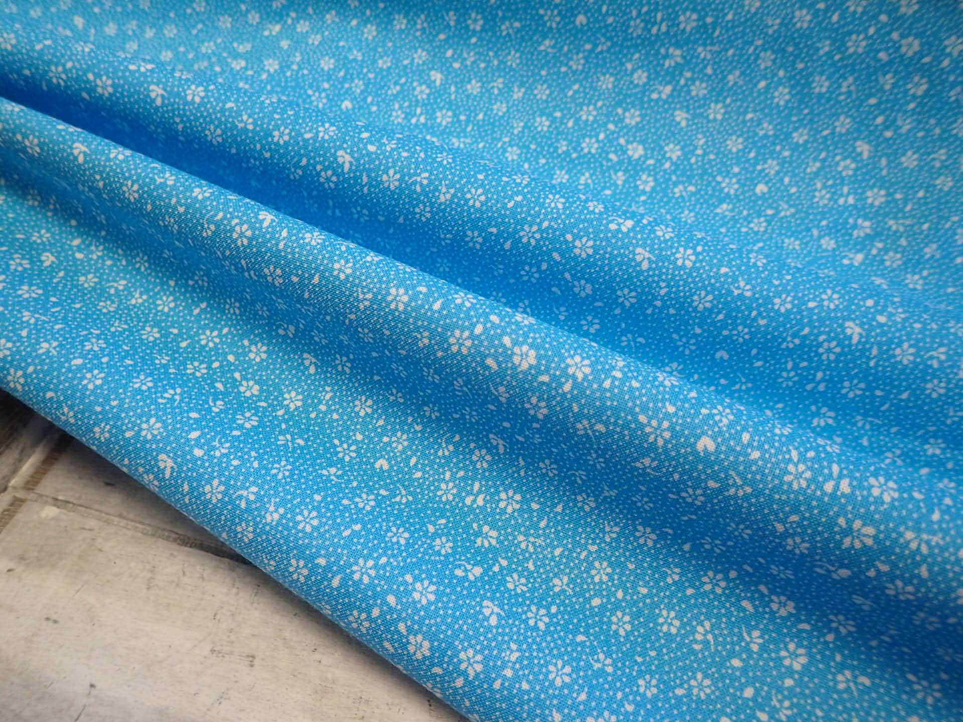 LÁTKA - TYRKYSOVÁ + BÍLÉ KYTIČKY