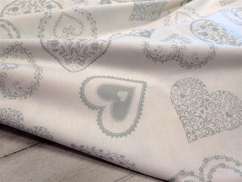 LÁTKA - BÍLÁ + SVĚTLE ŠEDÁ SRDÍČKA