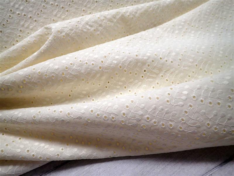 LÁTKA - KRÉMOVÁ  MADEIRA