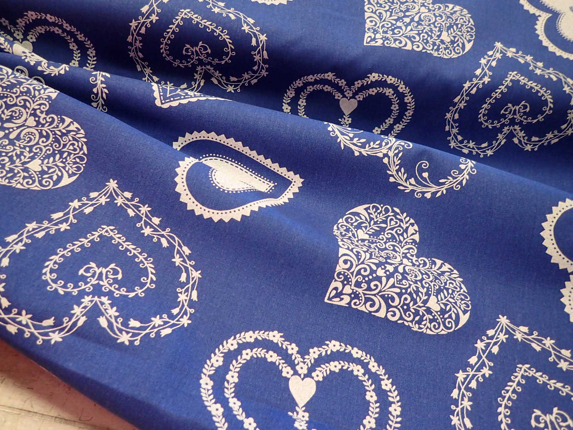 LÁTKA - MODRÁ + BÍLÁ SRDÍČKA