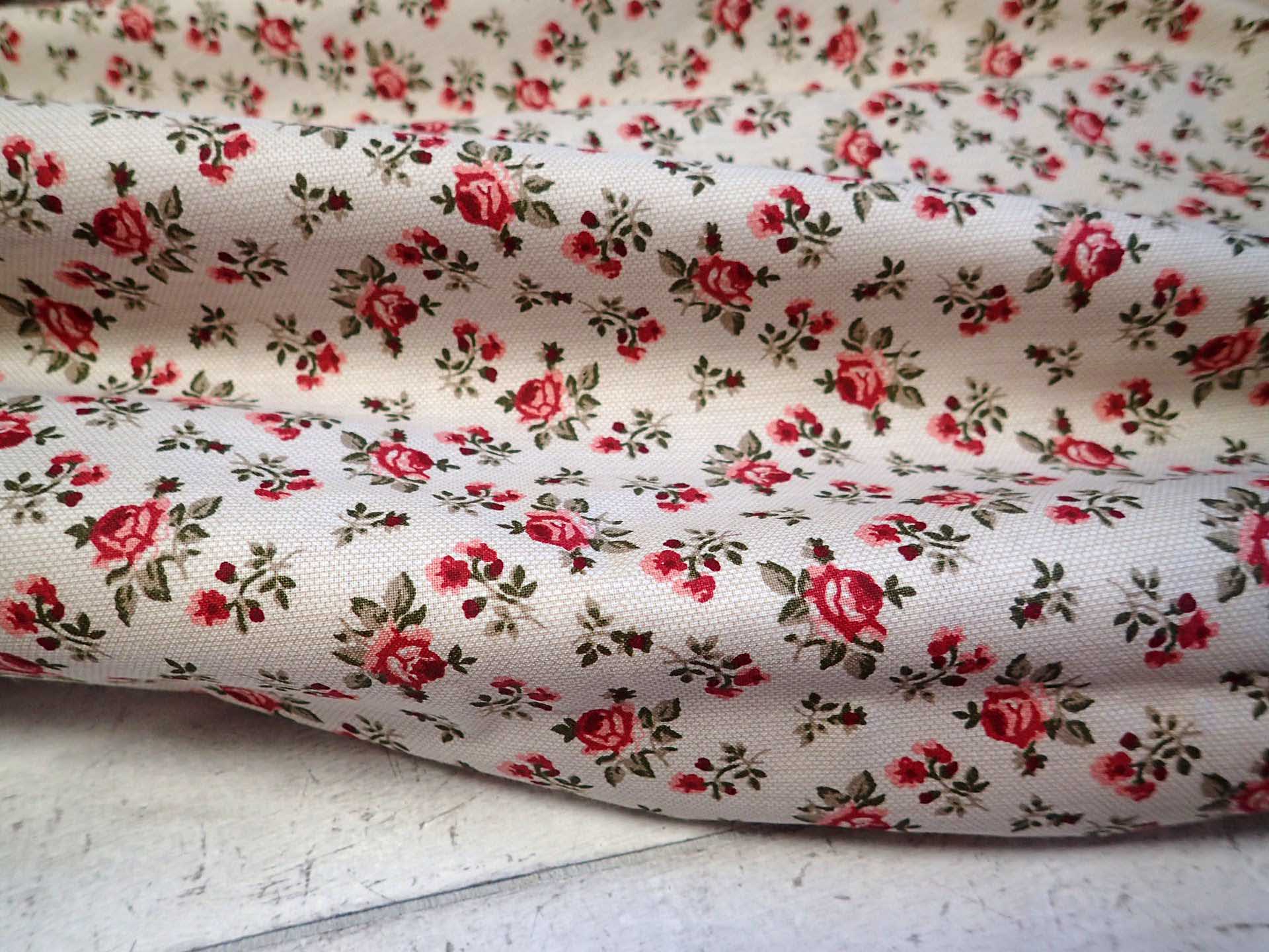 LÁTKA - LNĚNÝ EFEKT + BORDO RŮŽIČKY