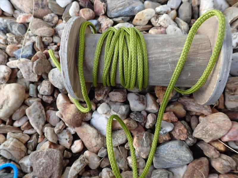 Oděvní šňůra - OLIVOVĚ ZELENÁ