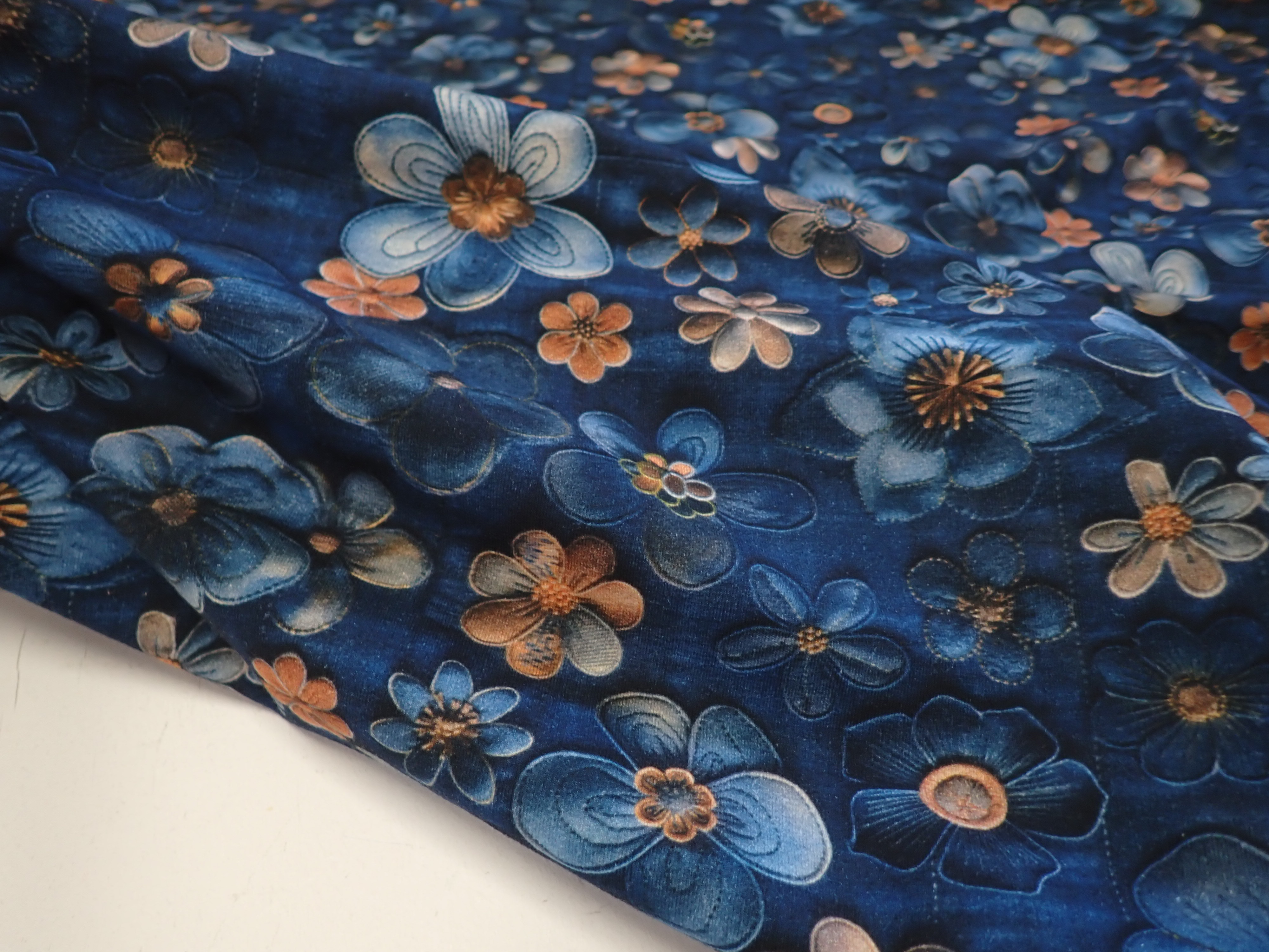 LÁTKA - TEPLÁKOVINA - FOTOTISK - DŽÍNOVÁ + KYTIČKY