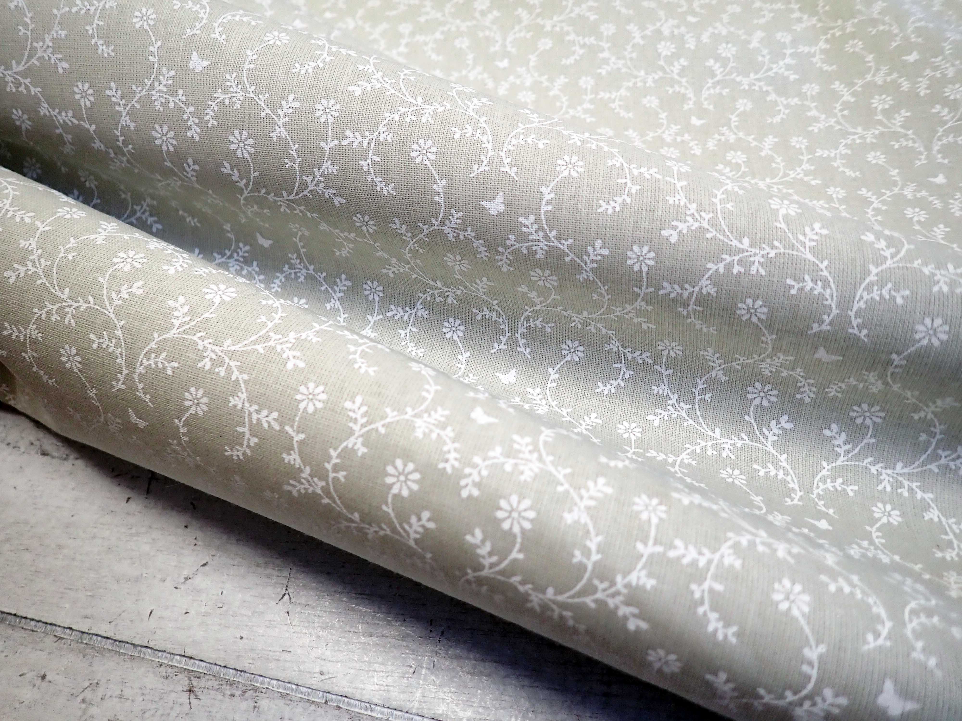 LÁTKA - BÉŽOVÁ + BÍLÉ VĚTVIČKY