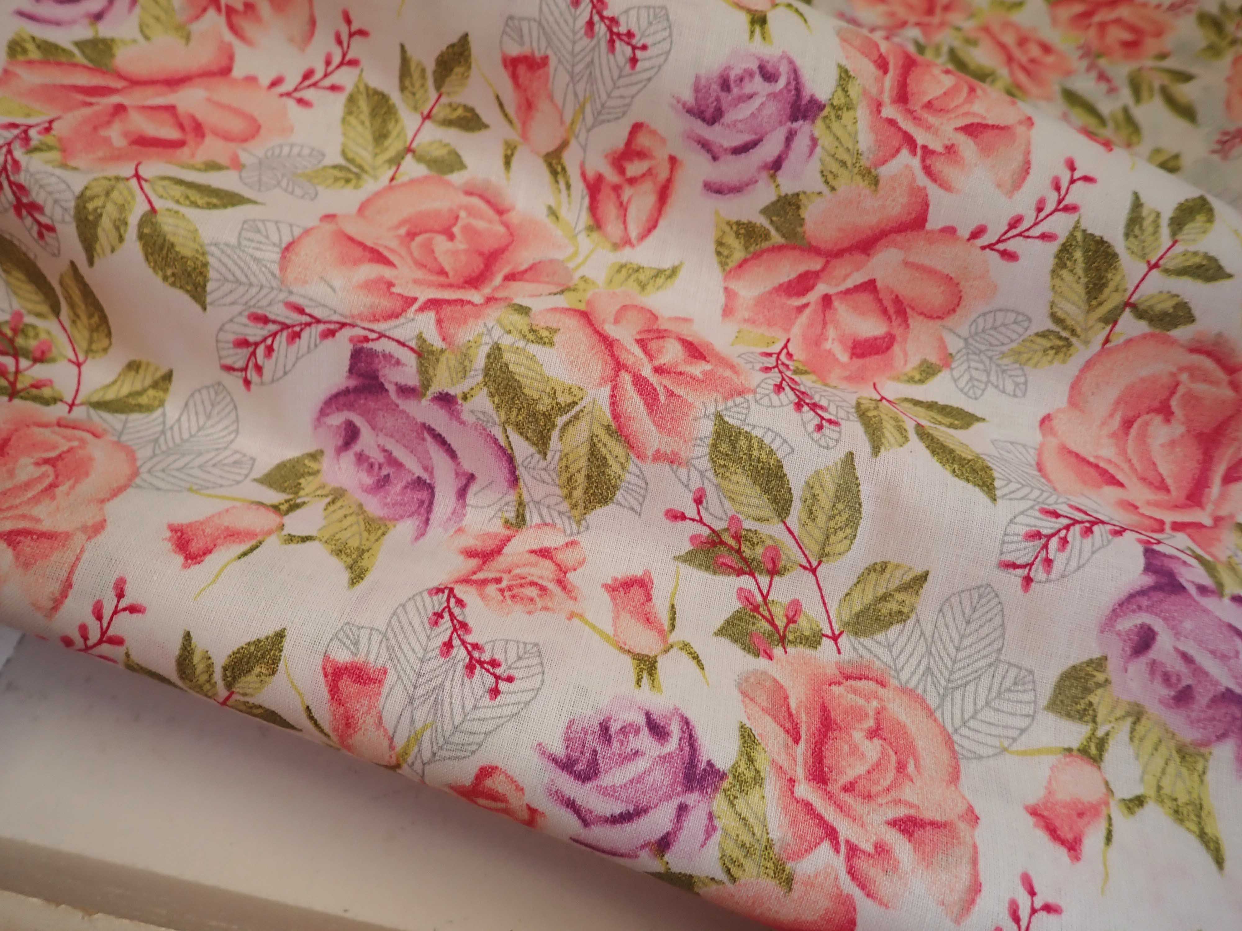 LÁTKA - RŮŽOVÉ RŮŽIČKY