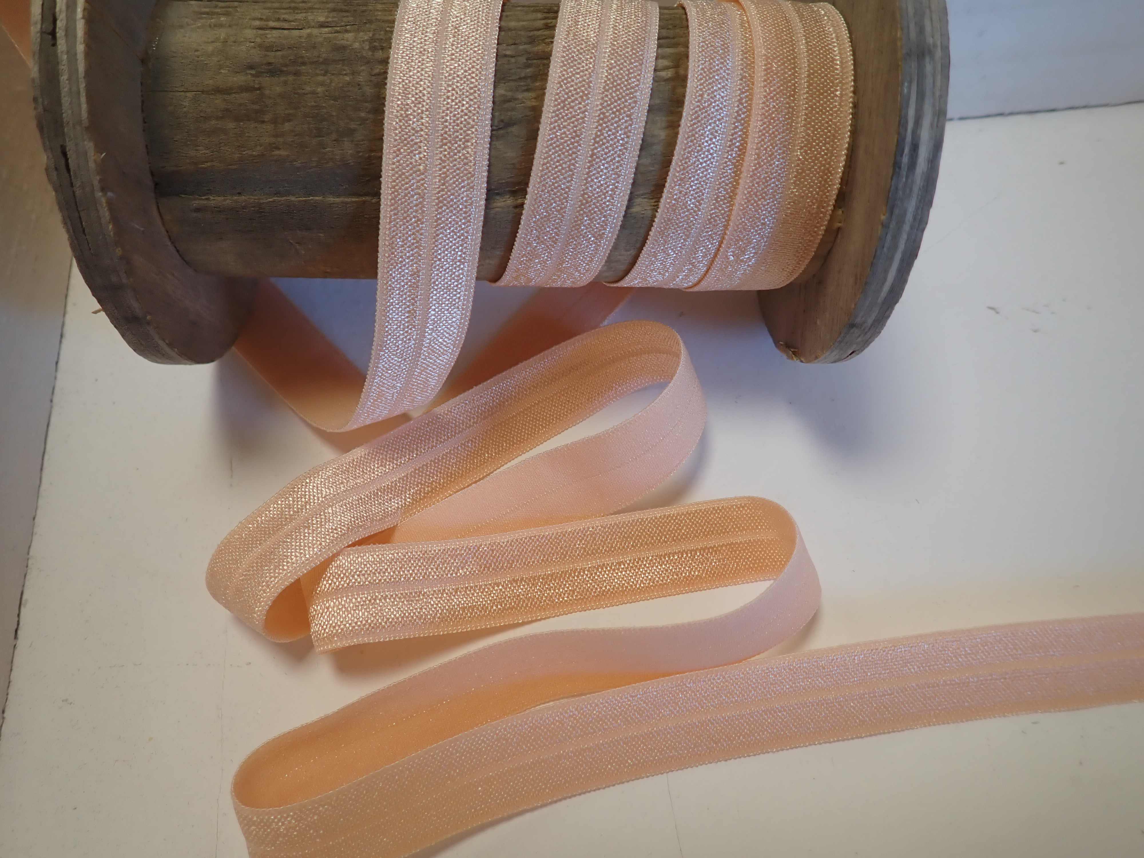 ŠIKMÝ PROUŽEK - LEMOVACÍ PRUŽENKA - BROSKVOVÁ