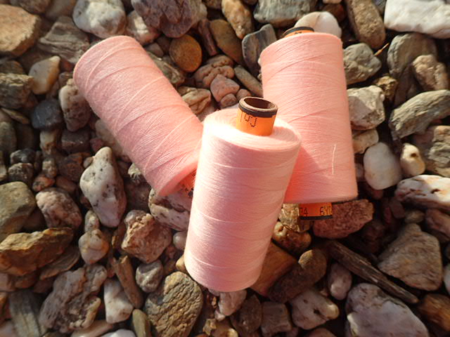 nit - MERUŇKOVÁ - AMANN - BELFIL S - 100% polyesterová - VYSOCEPEVNOSTNÍ - 1000 m