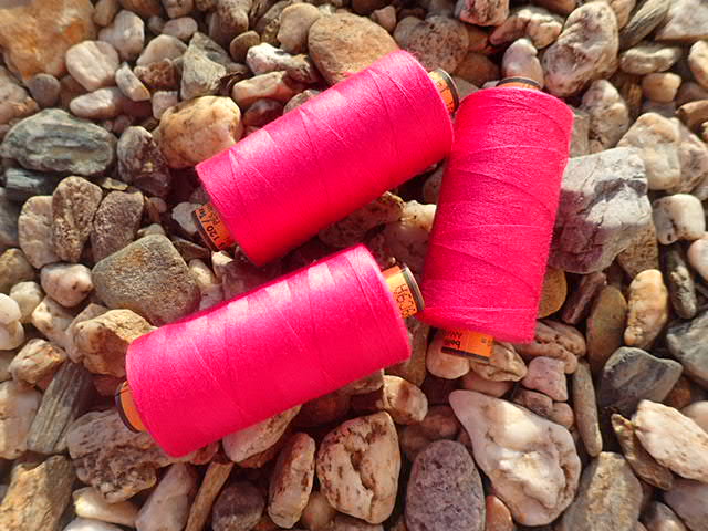 nit - MALINOVÁ - AMANN - BELFIL S - 100% polyesterová - VYSOCEPEVNOSTNÍ - 1000 m