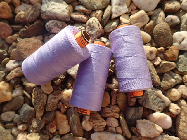 nit - SVĚTLE FIALOVÁ - AMANN - BELFIL S - 100% polyesterová - VYSOCEPEVNOSTNÍ - 1000 m