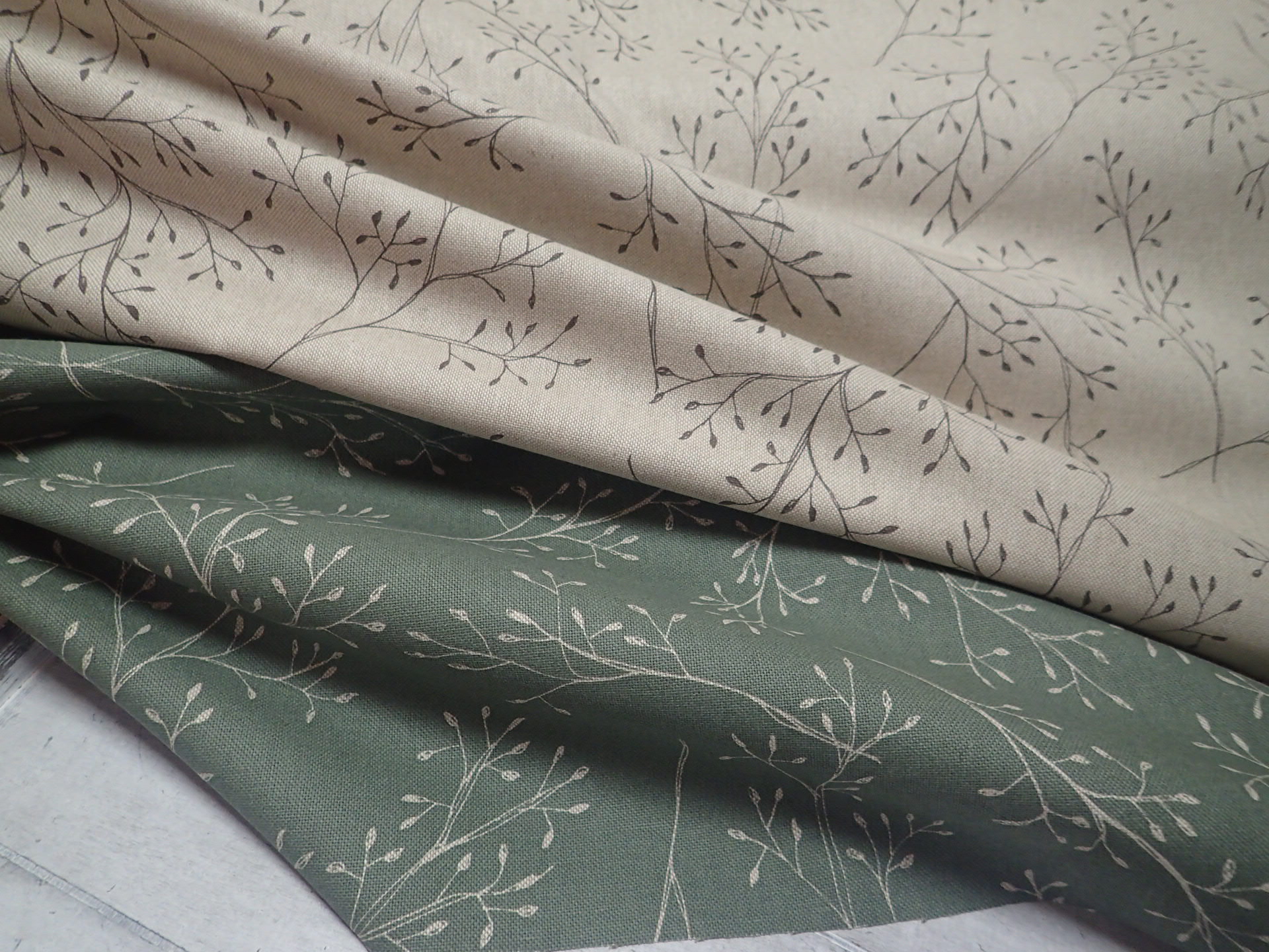 LÁTKA - REŽNÁ - ZELENOŠEDÁ + VĚTVIČKY