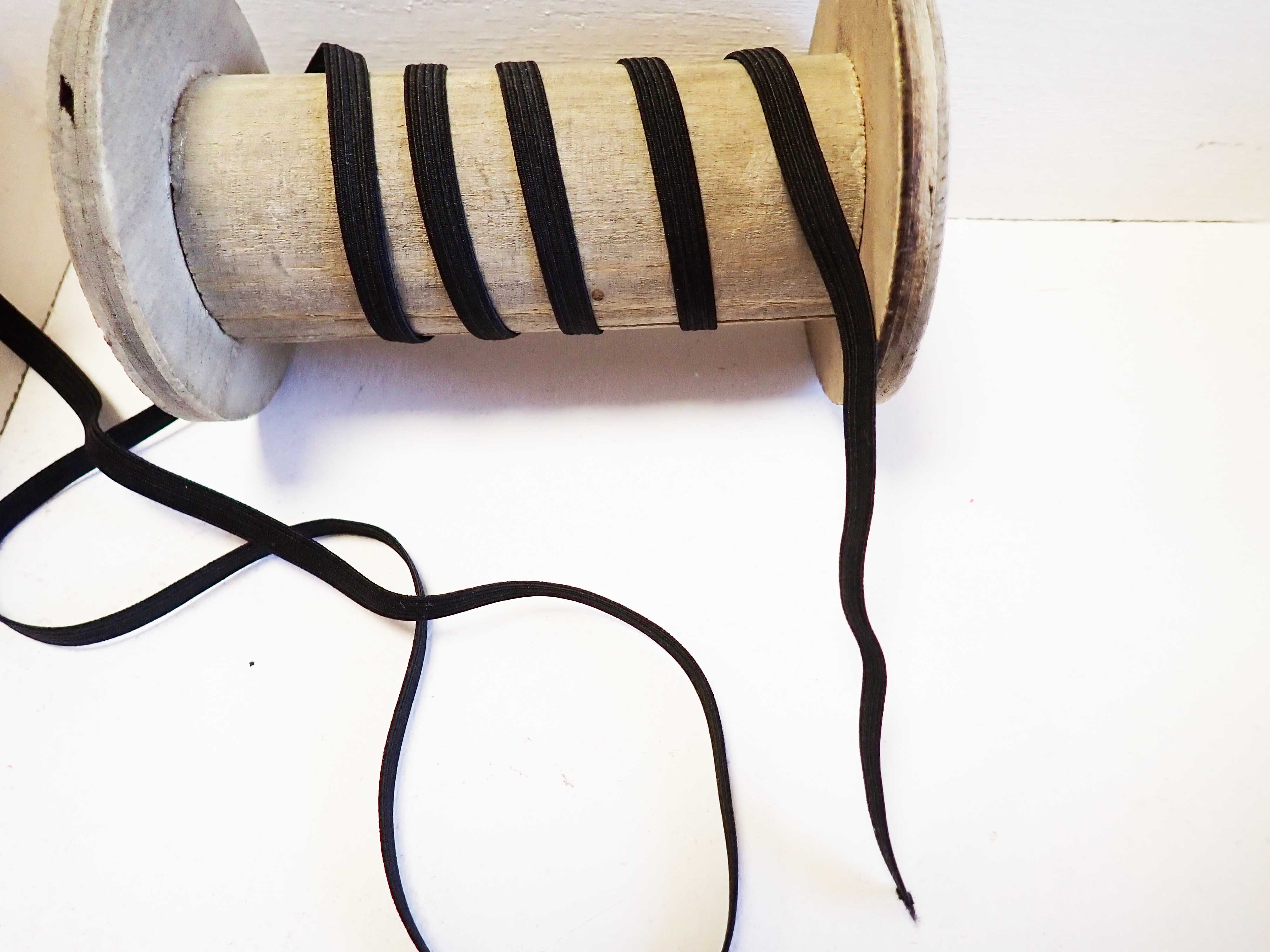 GUMA - PRUŽENKA - ČERNÁ - šíře 5 mm