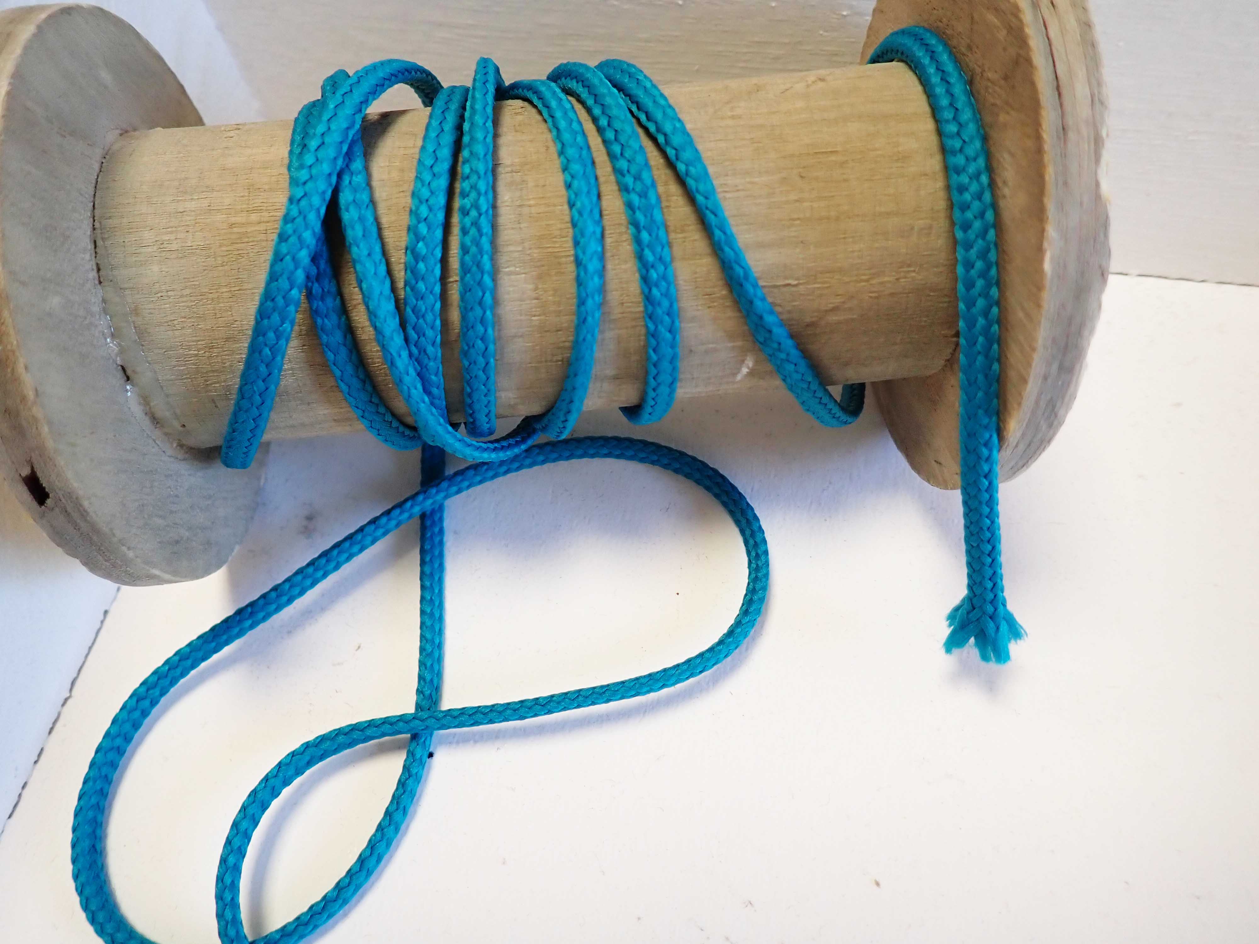 Oděvní šňůra - TYRKYSOVÁ