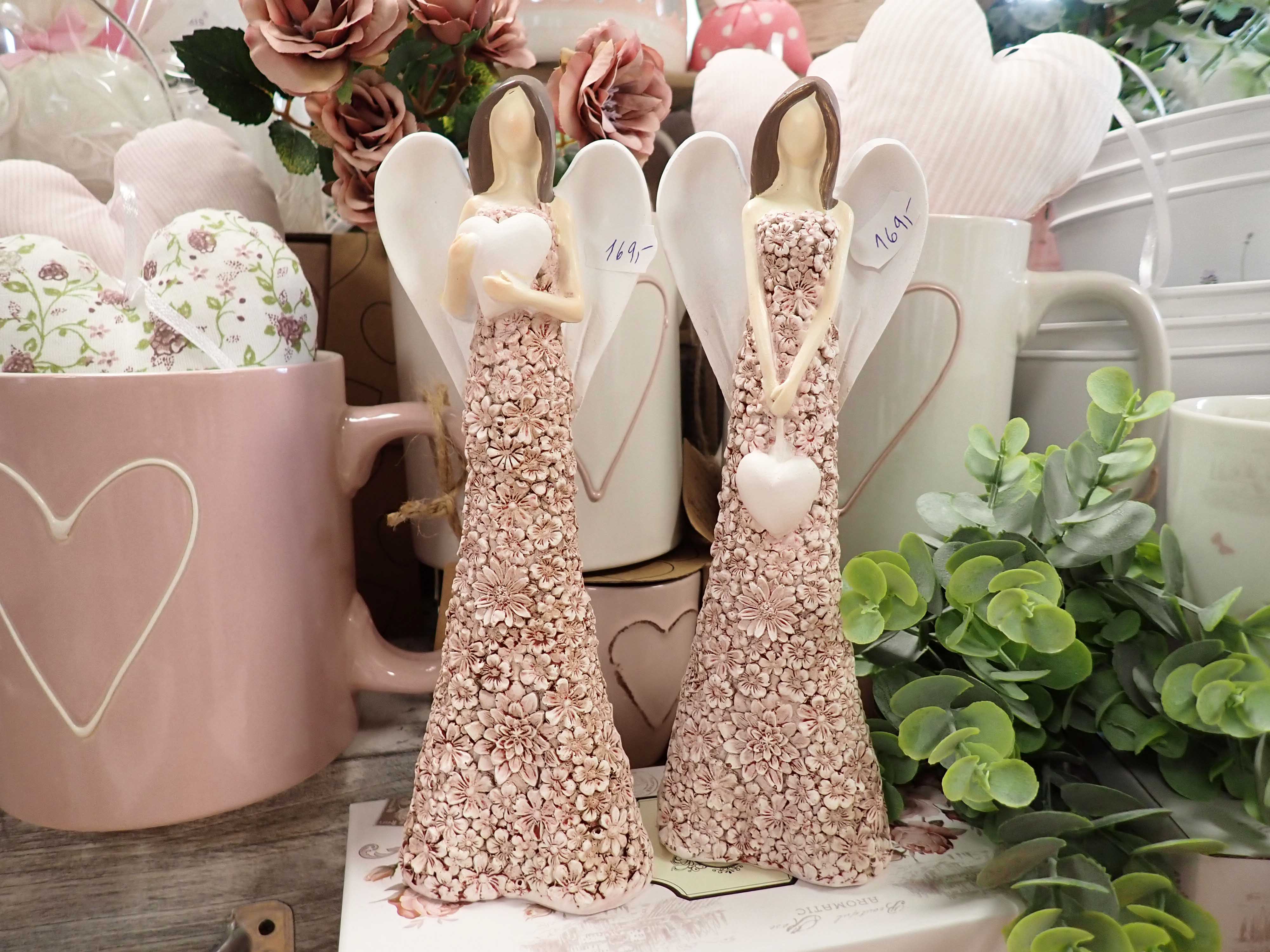 ANDÍLEK - STARORŮŽOVÉ KYTIČKY NA ŠATECH