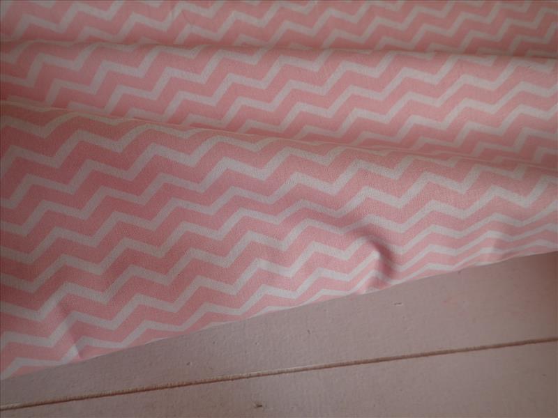 LÁTKA - CHEVRON - SVĚTLE STARORŮŽOVÝ