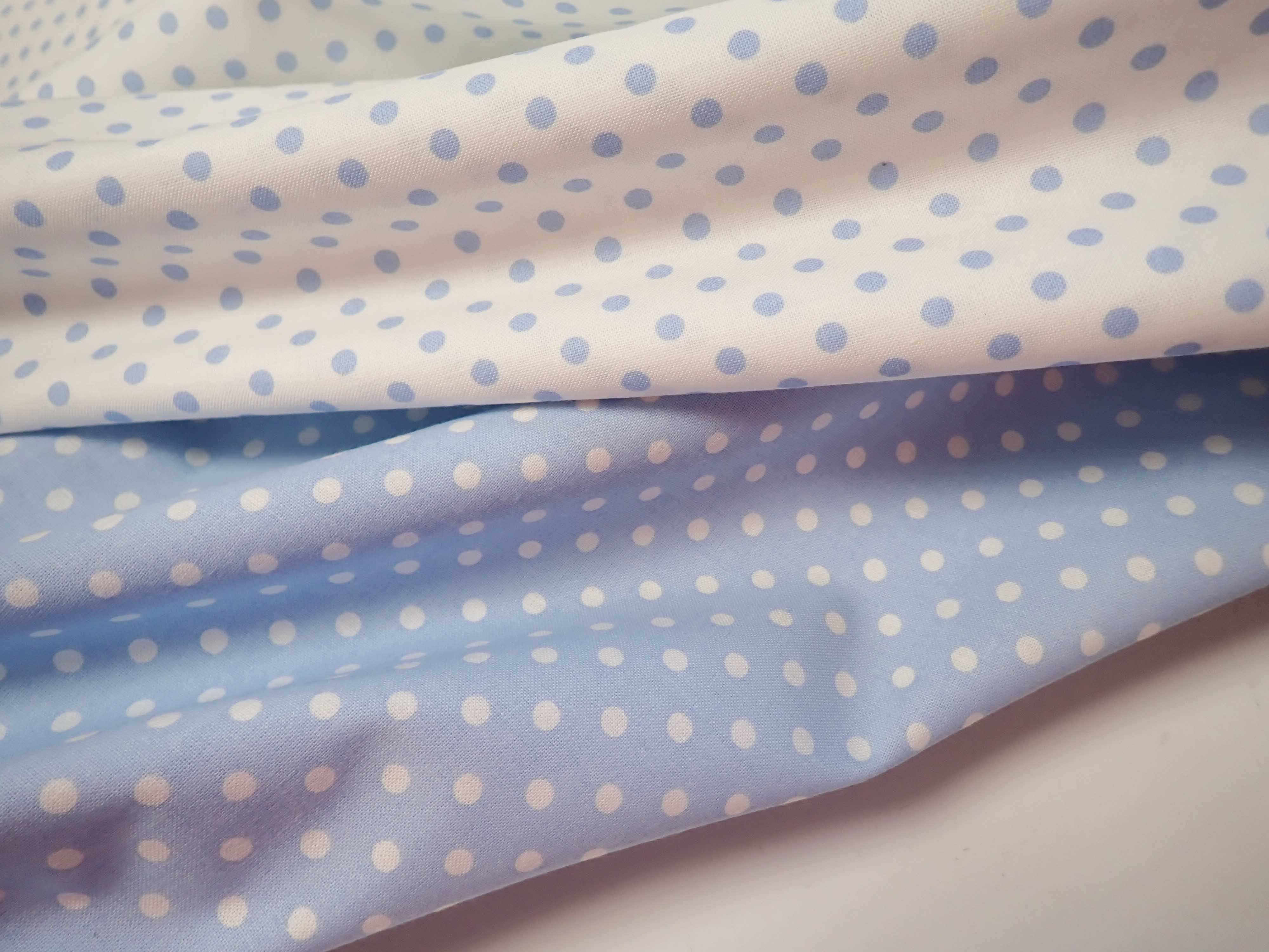 LÁTKA - SVĚTLE MODRÁ + BÍLÝ PUNTÍK