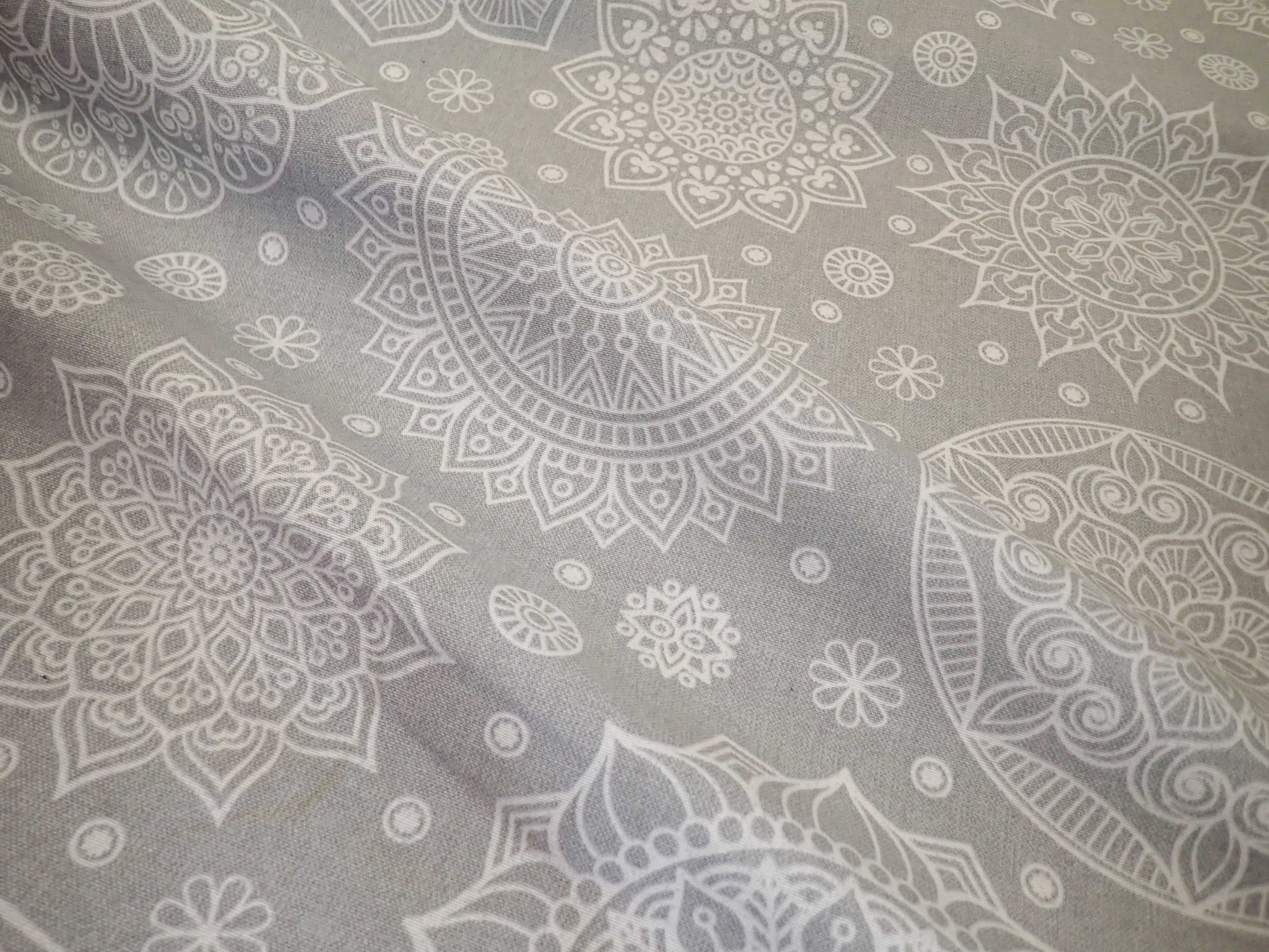 LÁTKA - POTAHOVKA - ŠEDÁ + BÍLÉ MANDALY