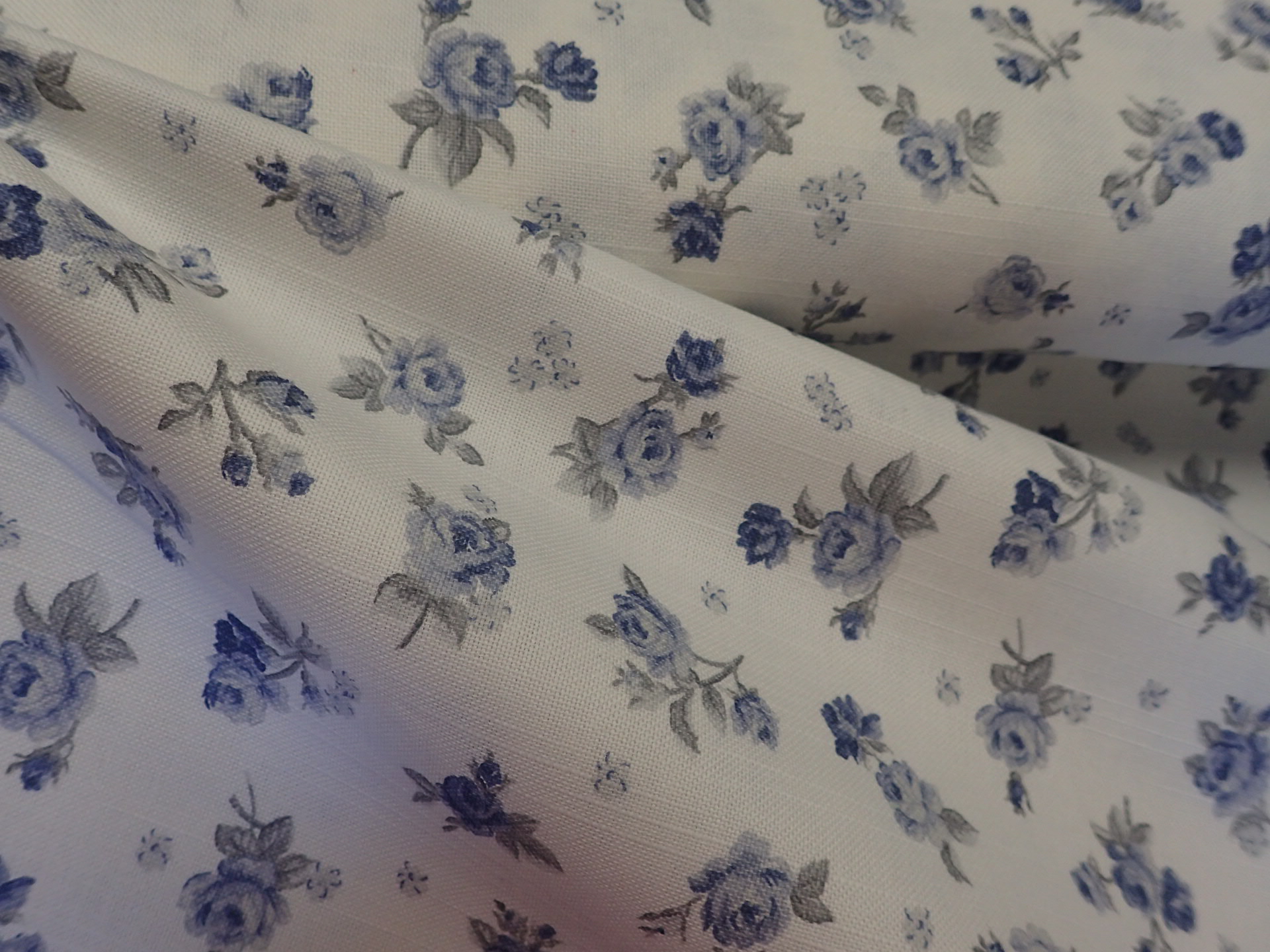 LÁTKA - POTAHOVKA - ŠEDOMODRÉ RŮŽIČKY