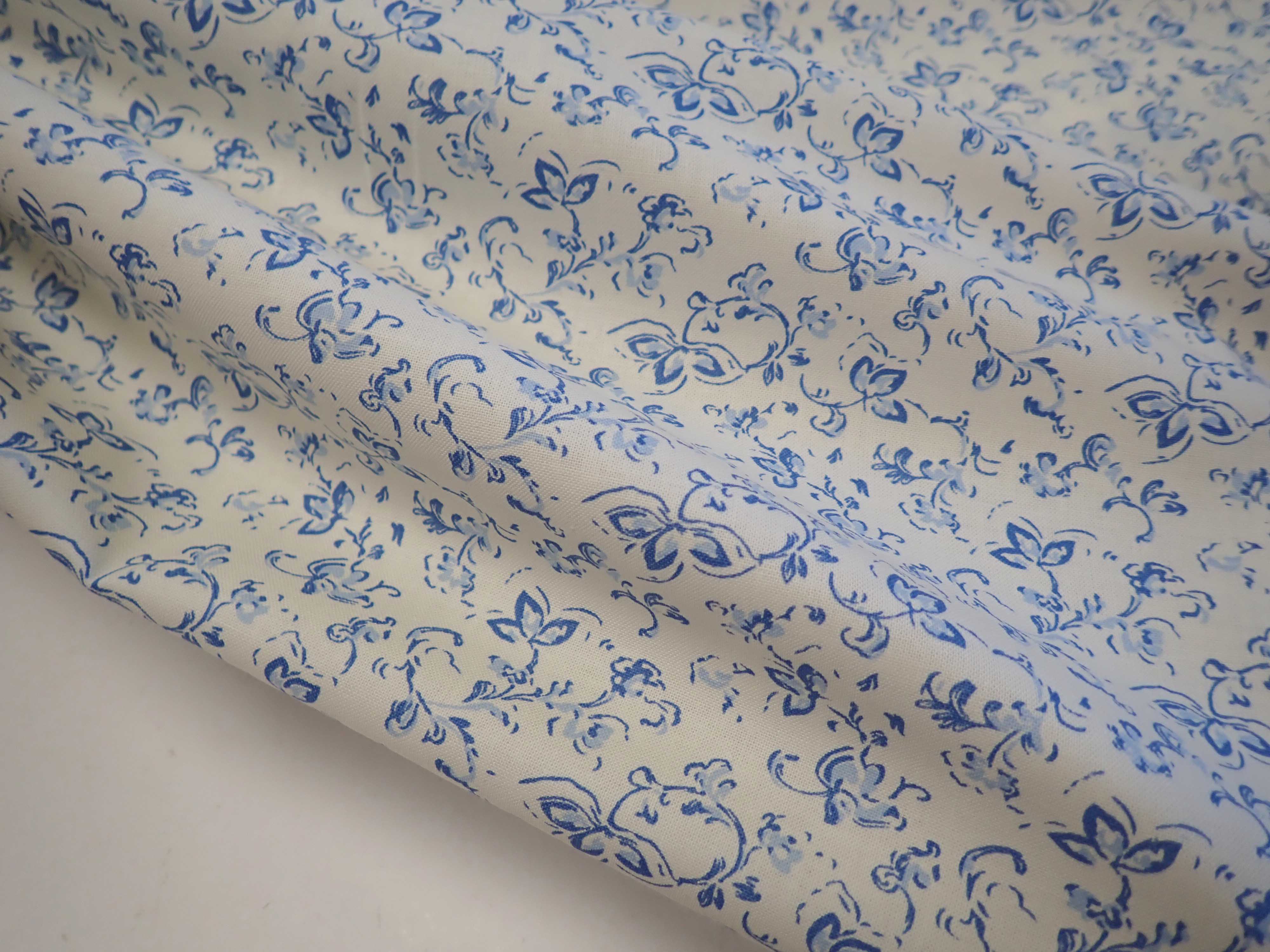 LÁTKA - SMETANOVÁ + MODRÉ KYTIČKY