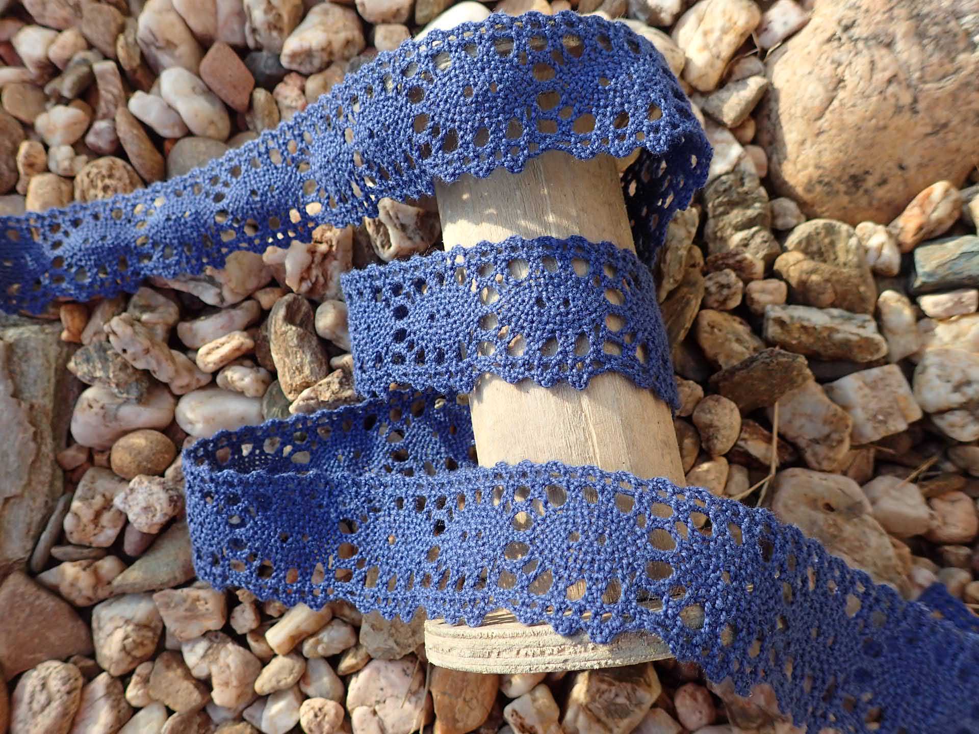 krajka paličkovaná bavlněná - TMAVĚ MODRÁ