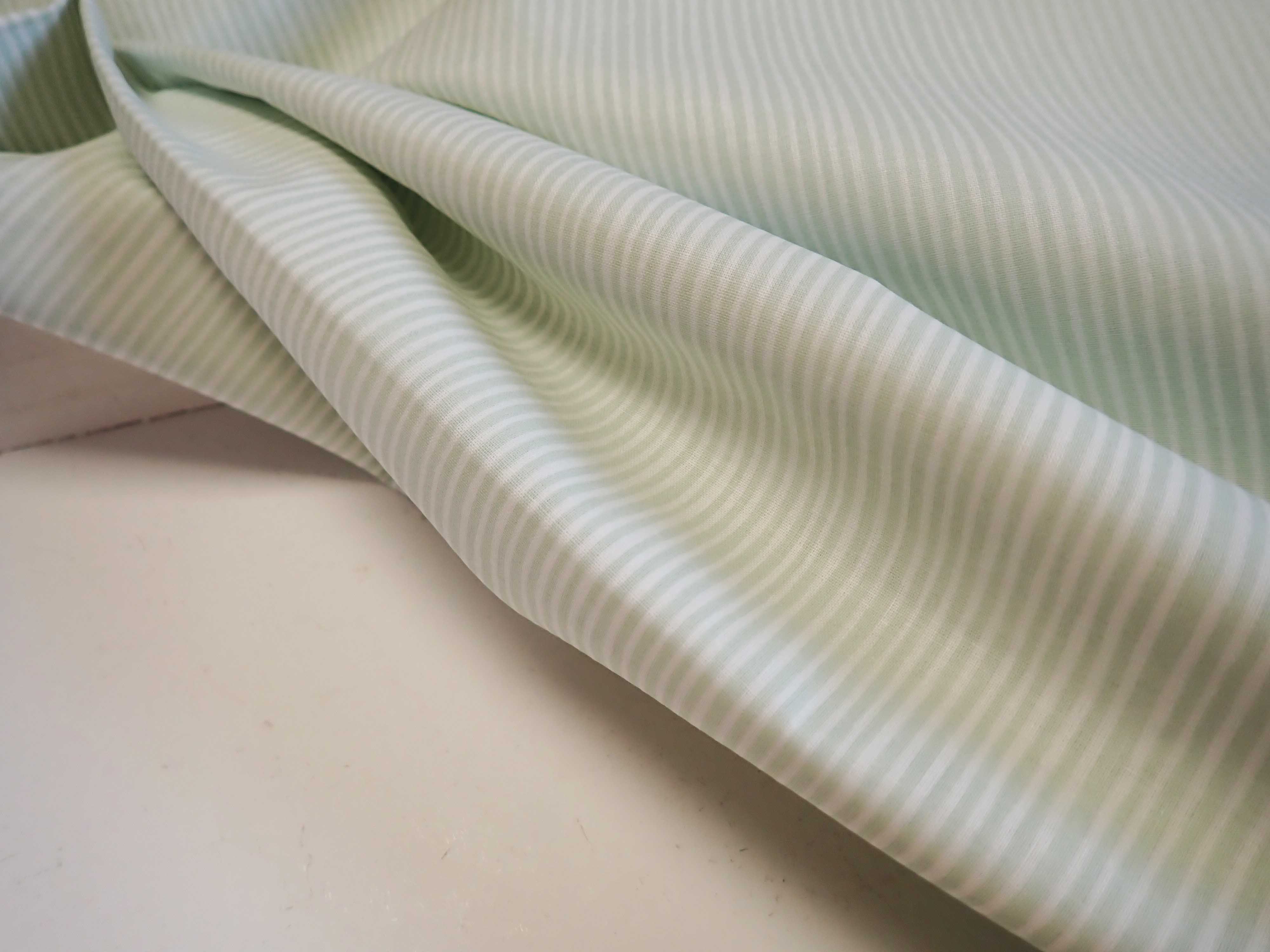 LÁTKA - PASTELOVĚ ZELENÝ PROUŽEK