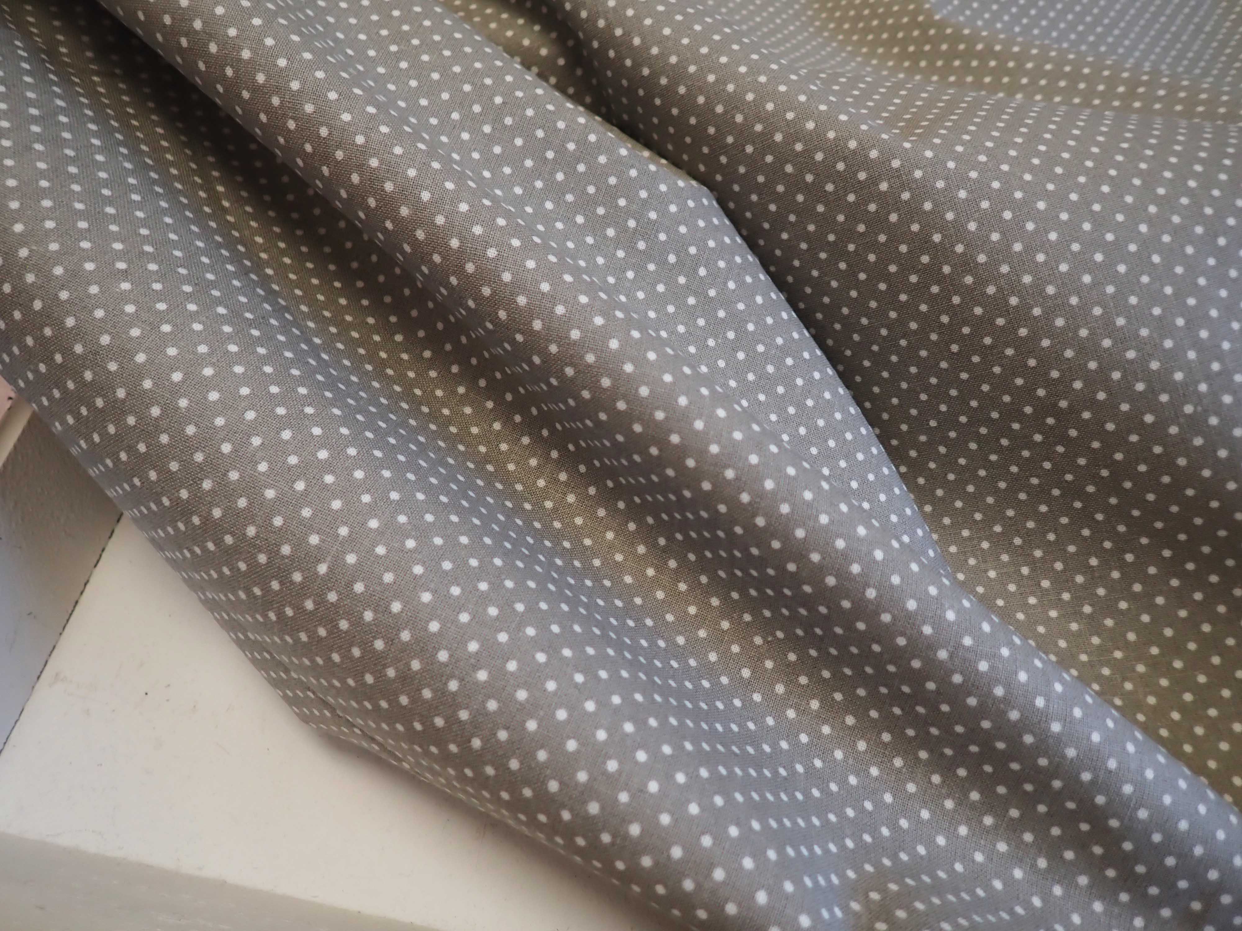 LÁTKA - ŠEDÝ PUNTÍK