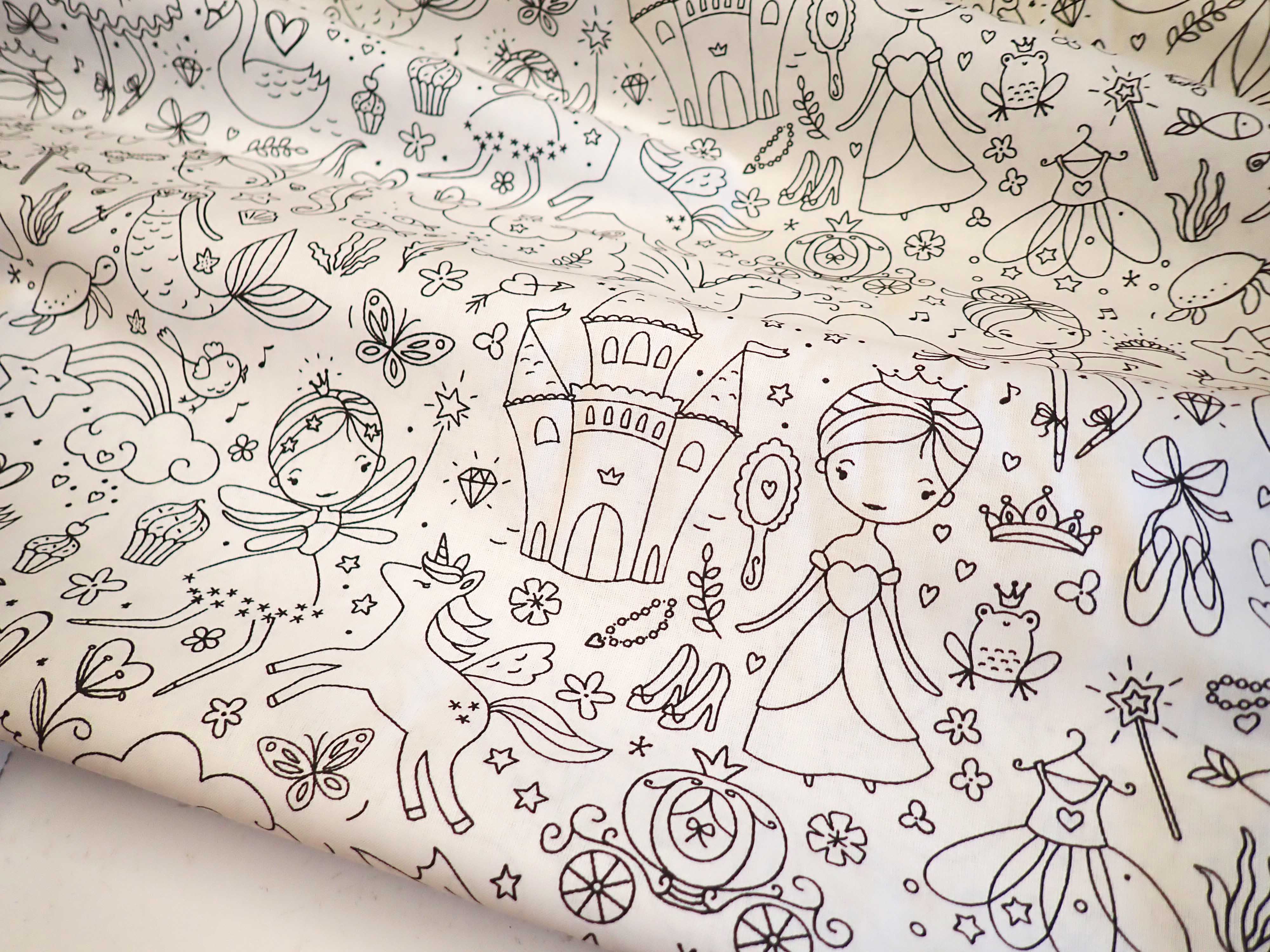 LÁTKA - OMALOVÁNKY - PRINCEZNY + JEDNOROŽCI