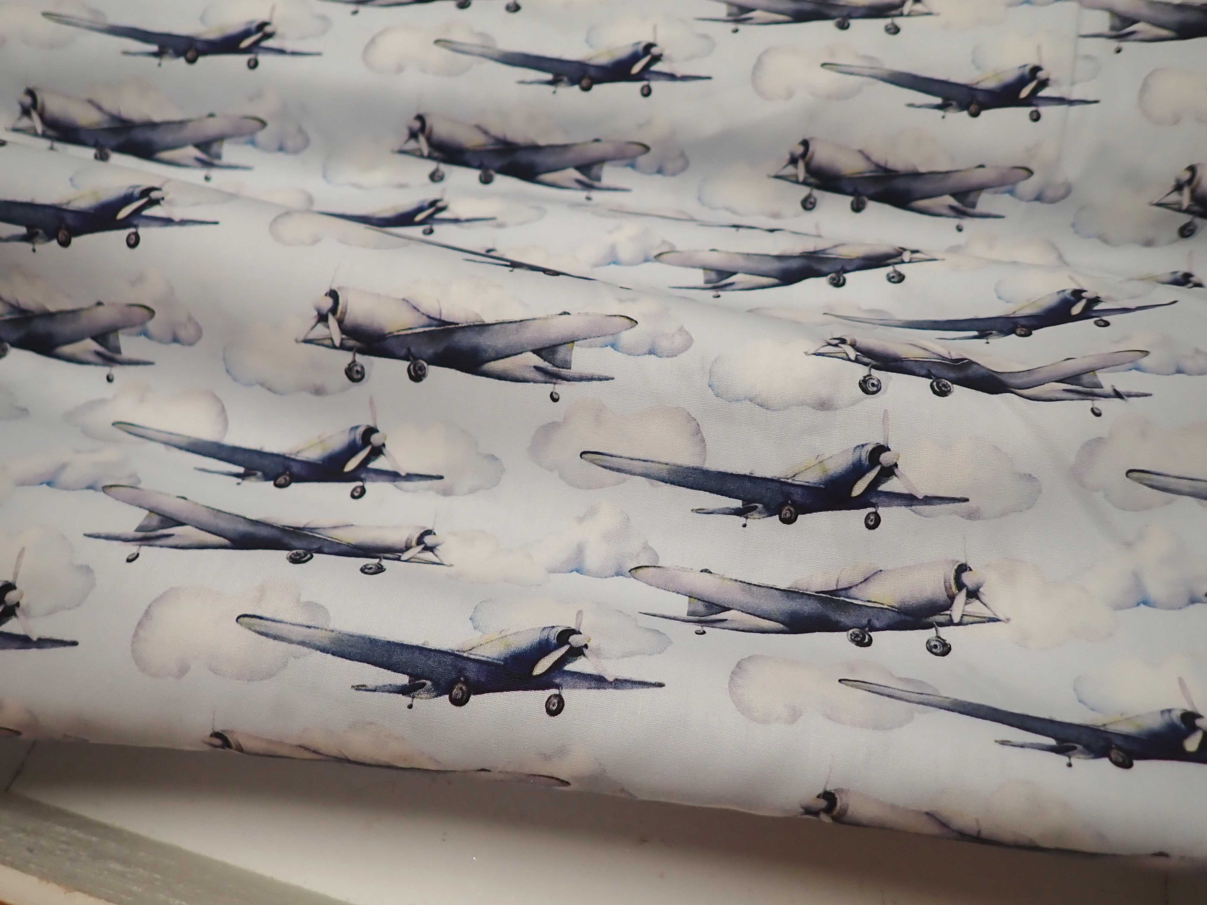 LÁTKA - POPELÍN - LETADLA