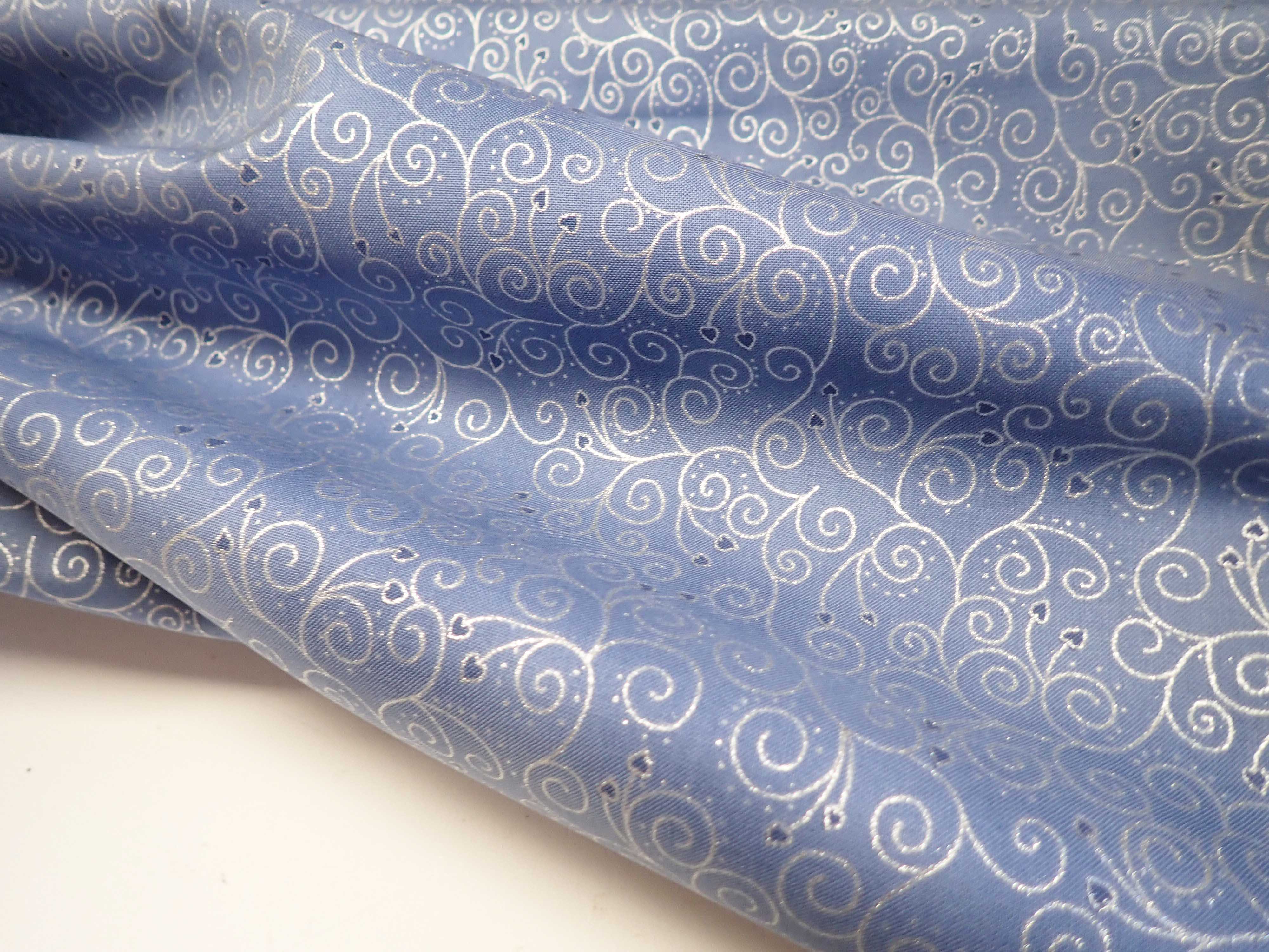 VÁNOČNÍ - SVĚTLE MODRÁ + STŘÍBRNÉ ORNAMENTY