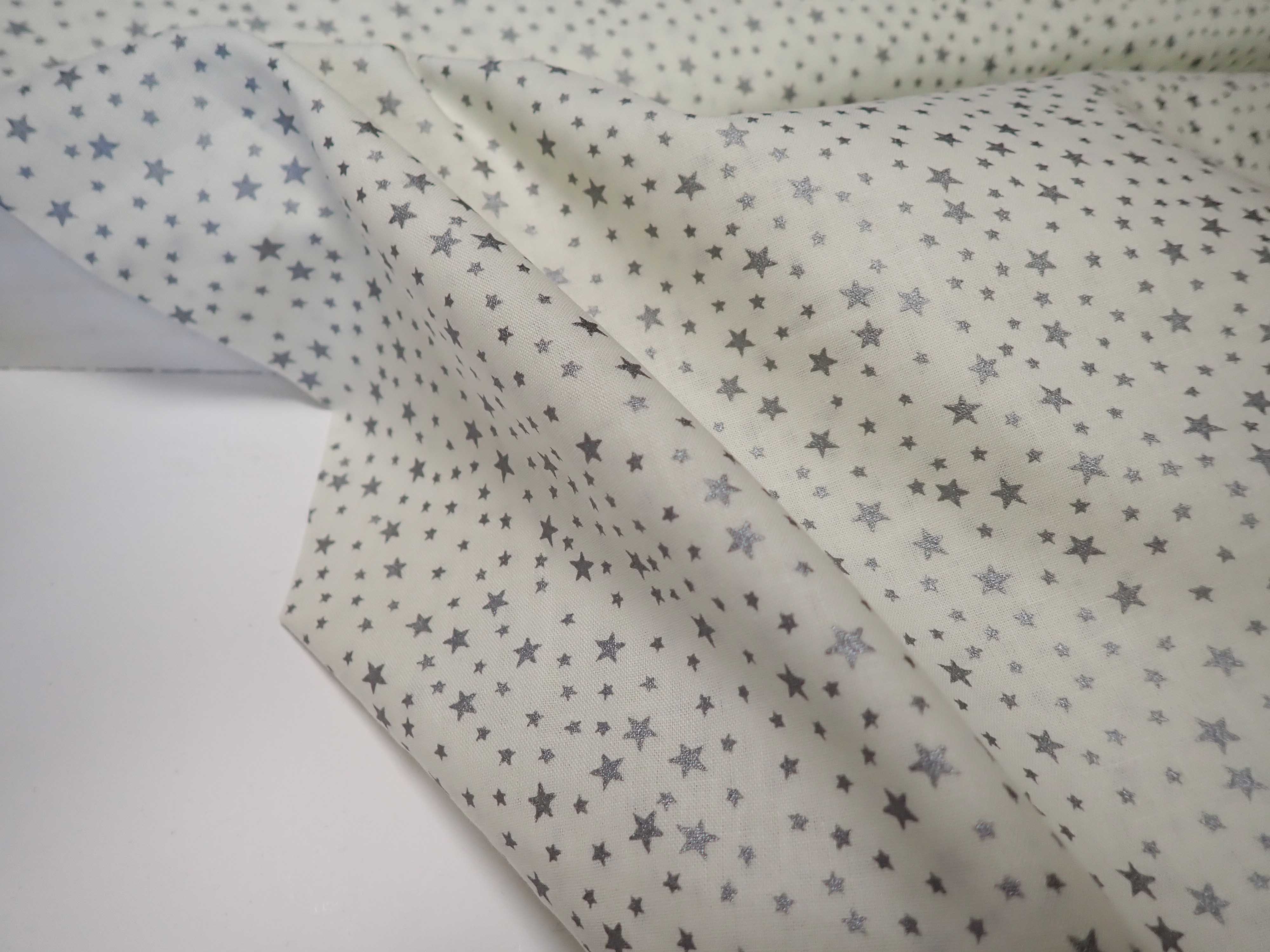 LÁTKA - VÁNOČNÍ - SMETANOVÁ + STŘÍBRNÉ HVĚZDIČKY