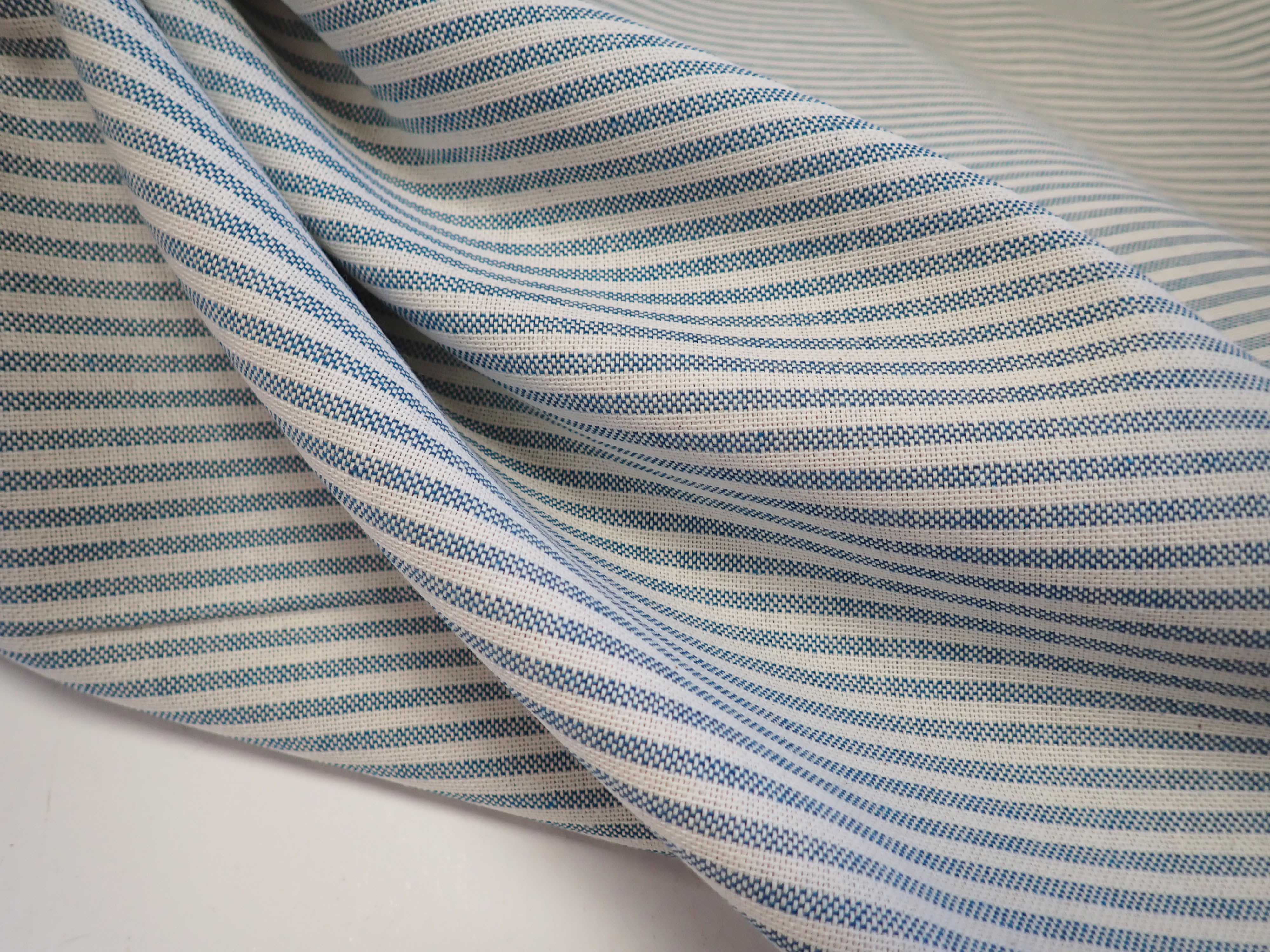 LÁTKA - REŽNÁ - PROUŽKY - MODROPETROLEJOVÝ