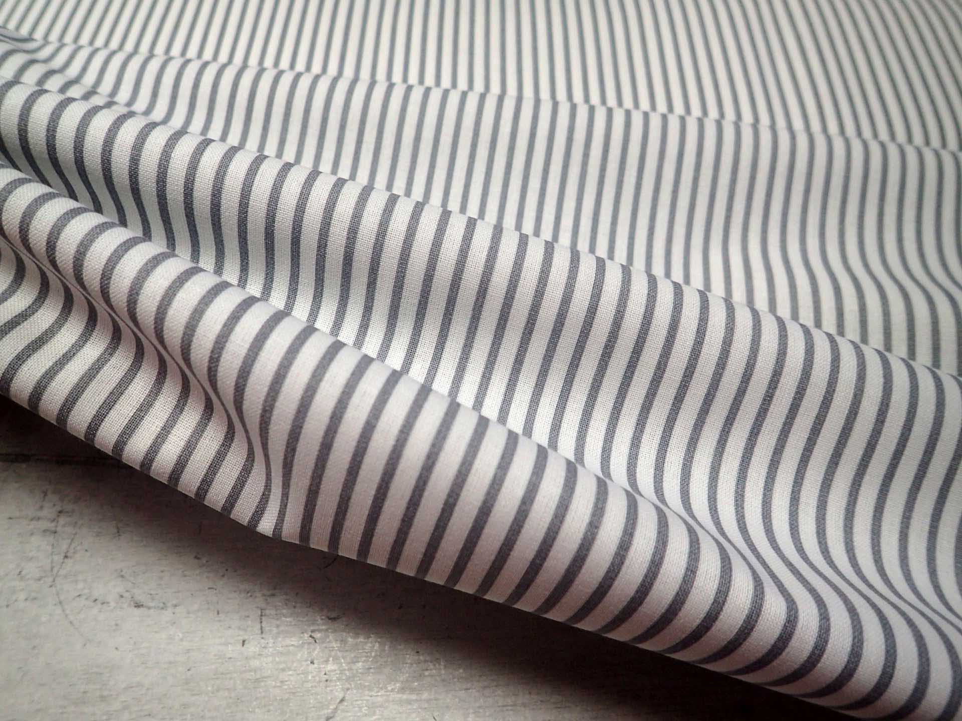 LÁTKA - STŘEDNĚ ŠEDÝ PROUŽEK