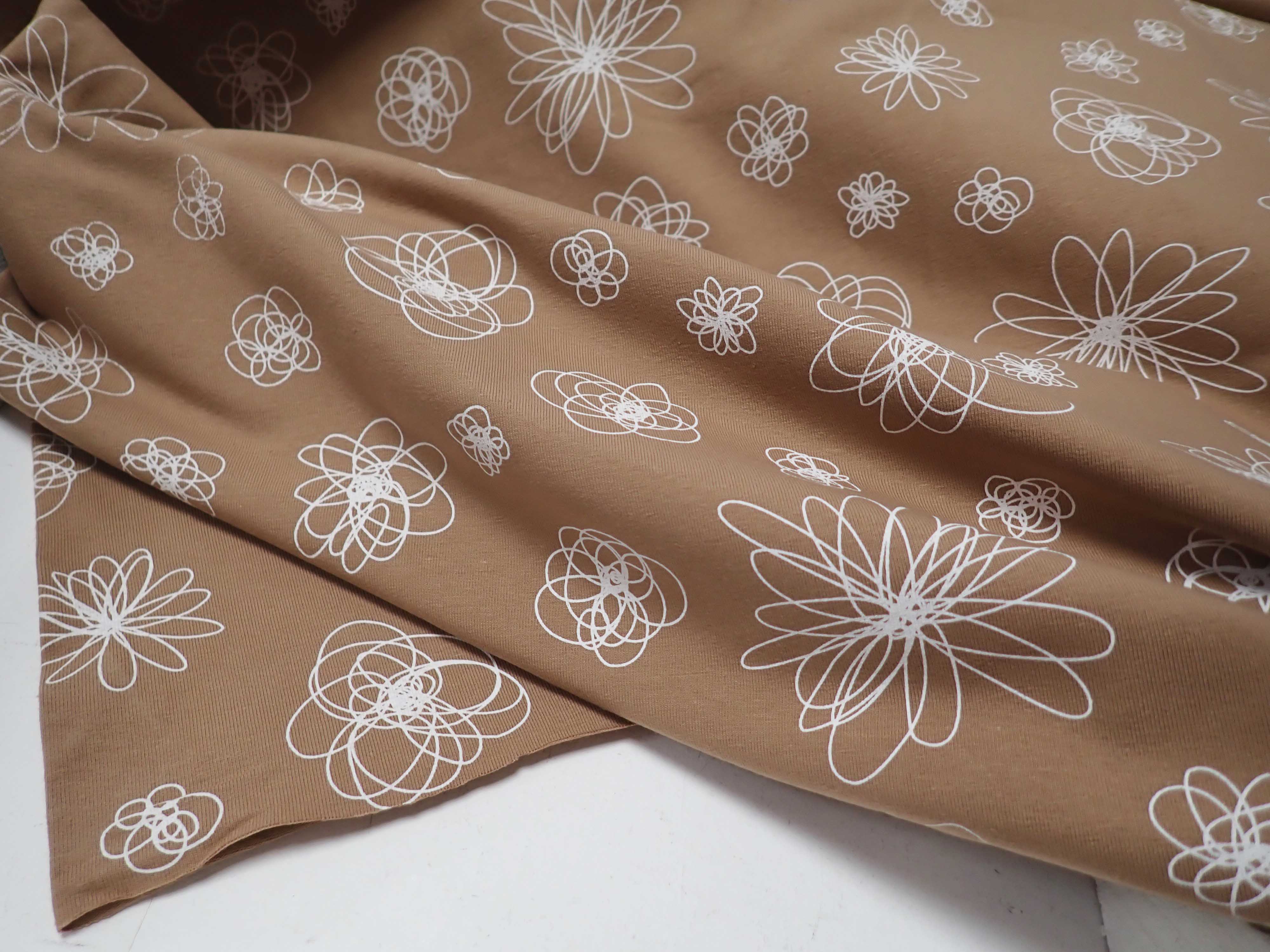 LÁTKA - PLETENINA - BÉŽOVÁ + SPIRÁLY