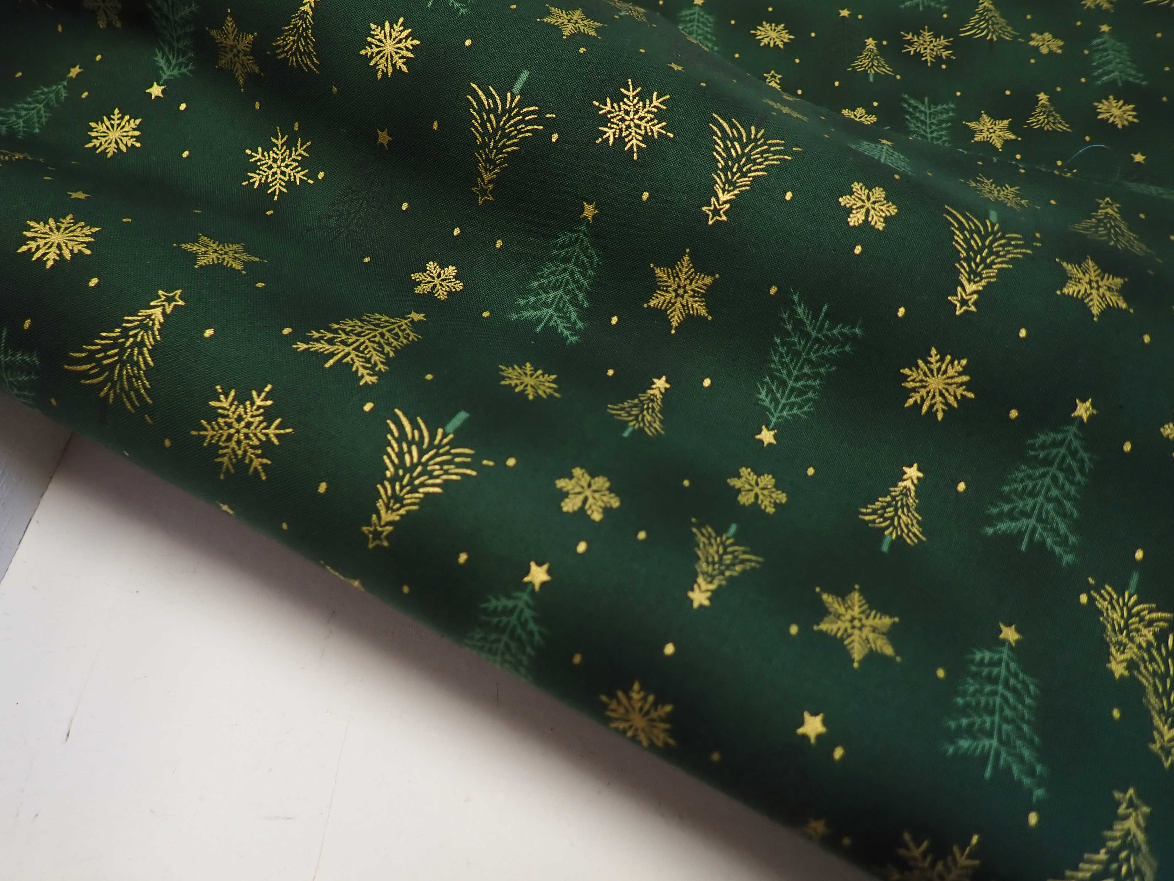 VÁNOČNÍ - ZELENÁ + ZLATÉ STROMEČKY