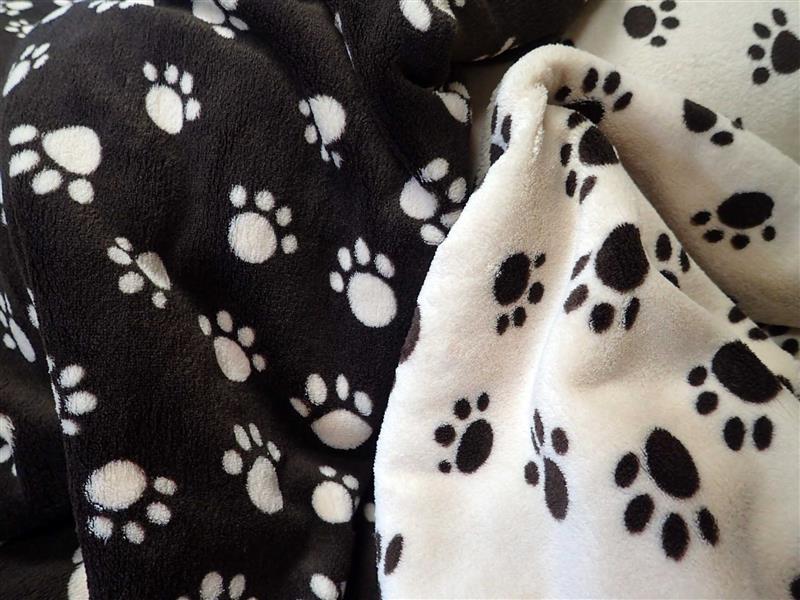 FLEECE - HNĚDÁ + BÉŽOVÉ TLAPKY