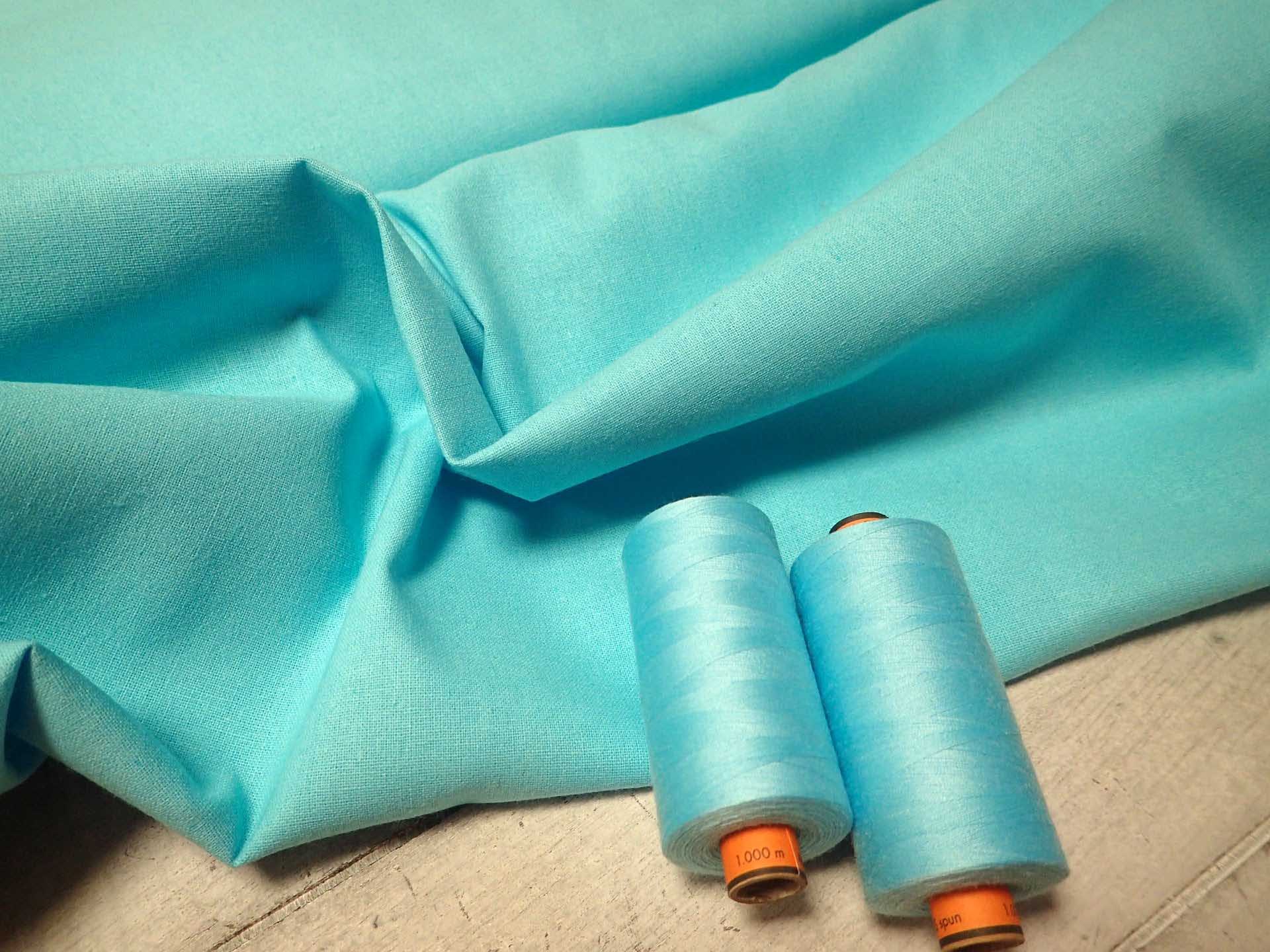 LÁTKA - JEDNOBAREVNÁ - SVĚTLE TYRKYSOVÁ