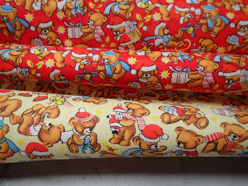 LÁTKA - VÁNOČNÍ - ČERVENÁ + MEDVÍDCI