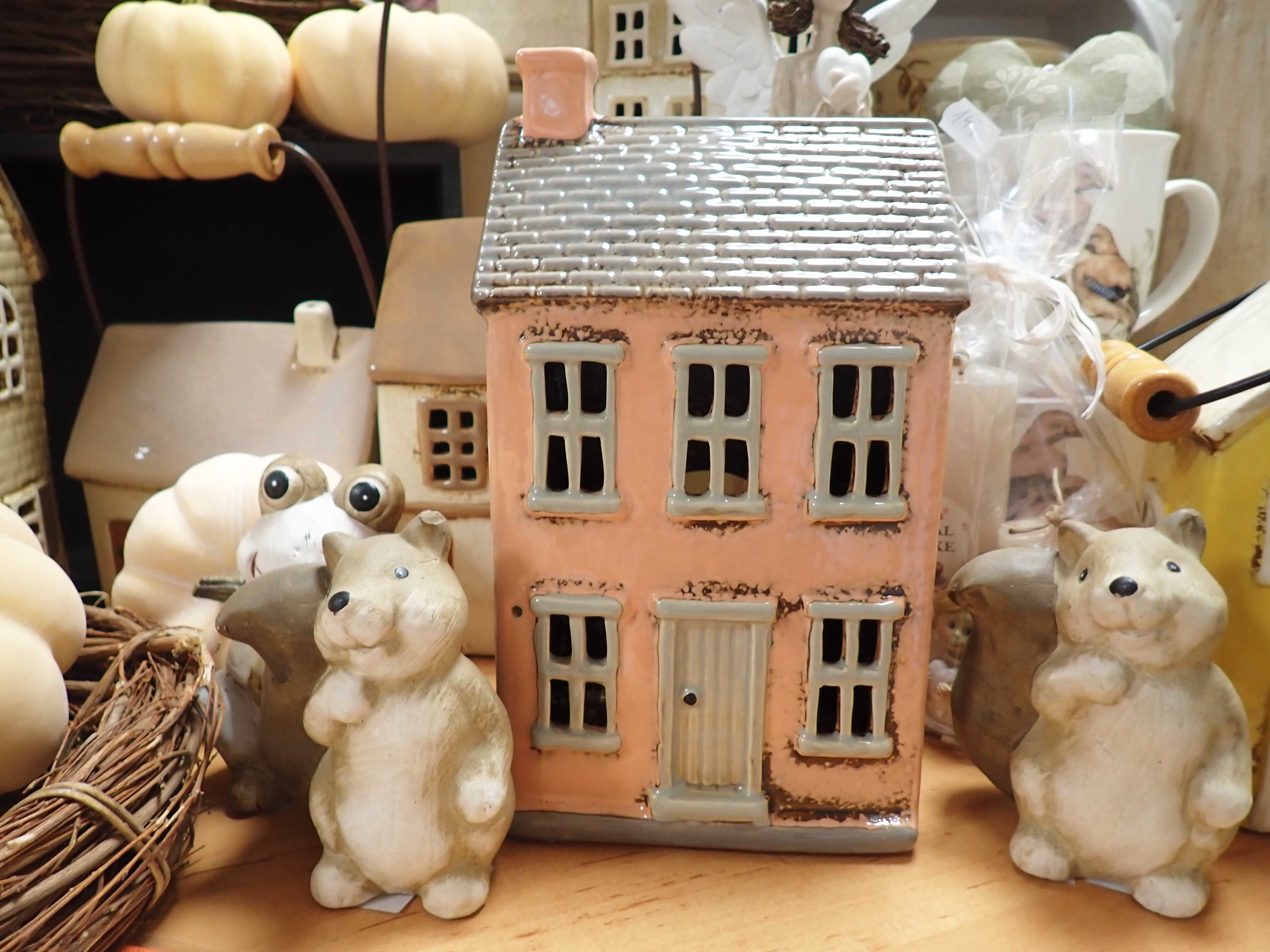 DEKORACE - KERAMICKÝ DOMEČEK