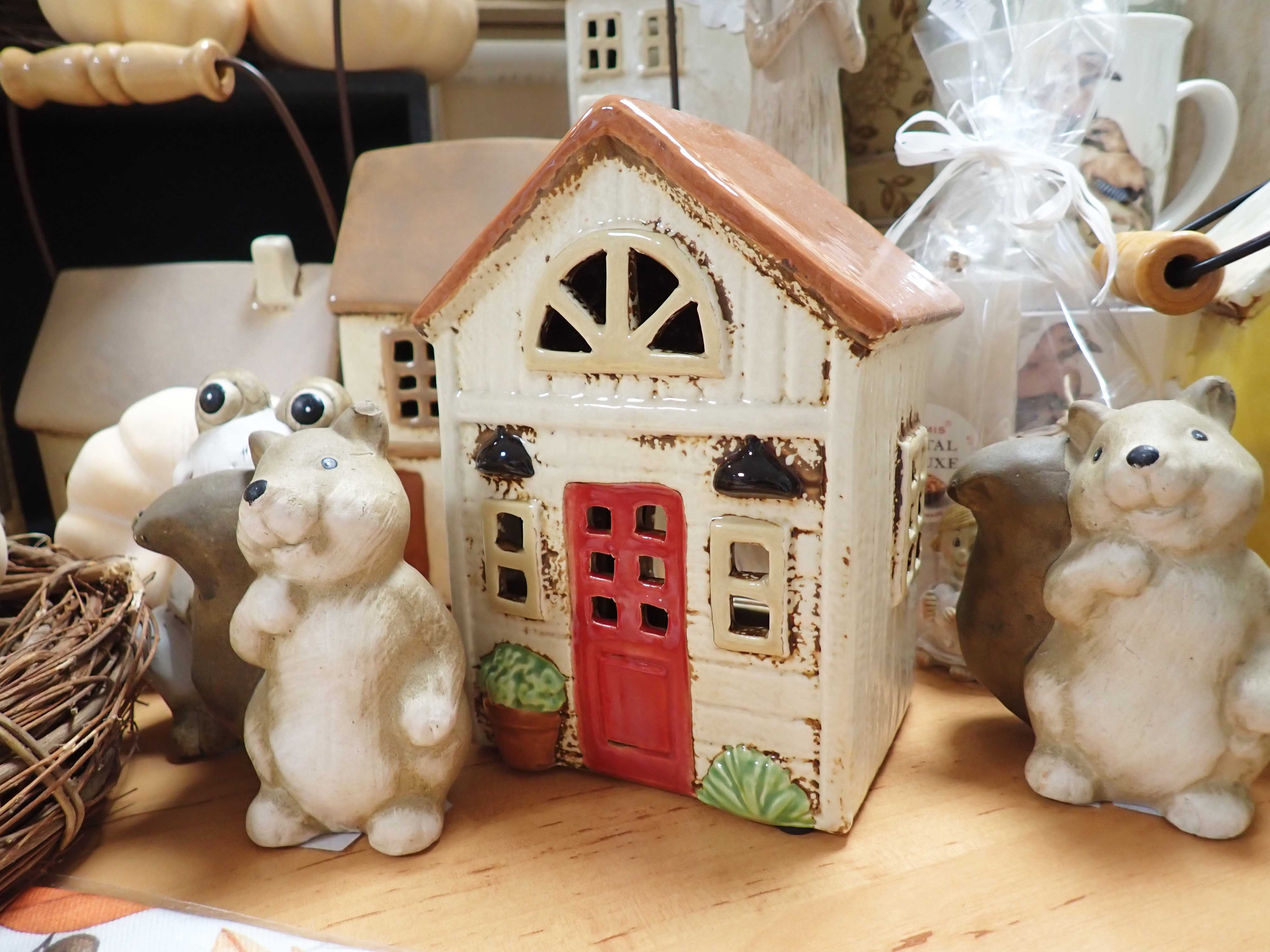 DEKORACE - KERAMICKÝ DOMEČEK