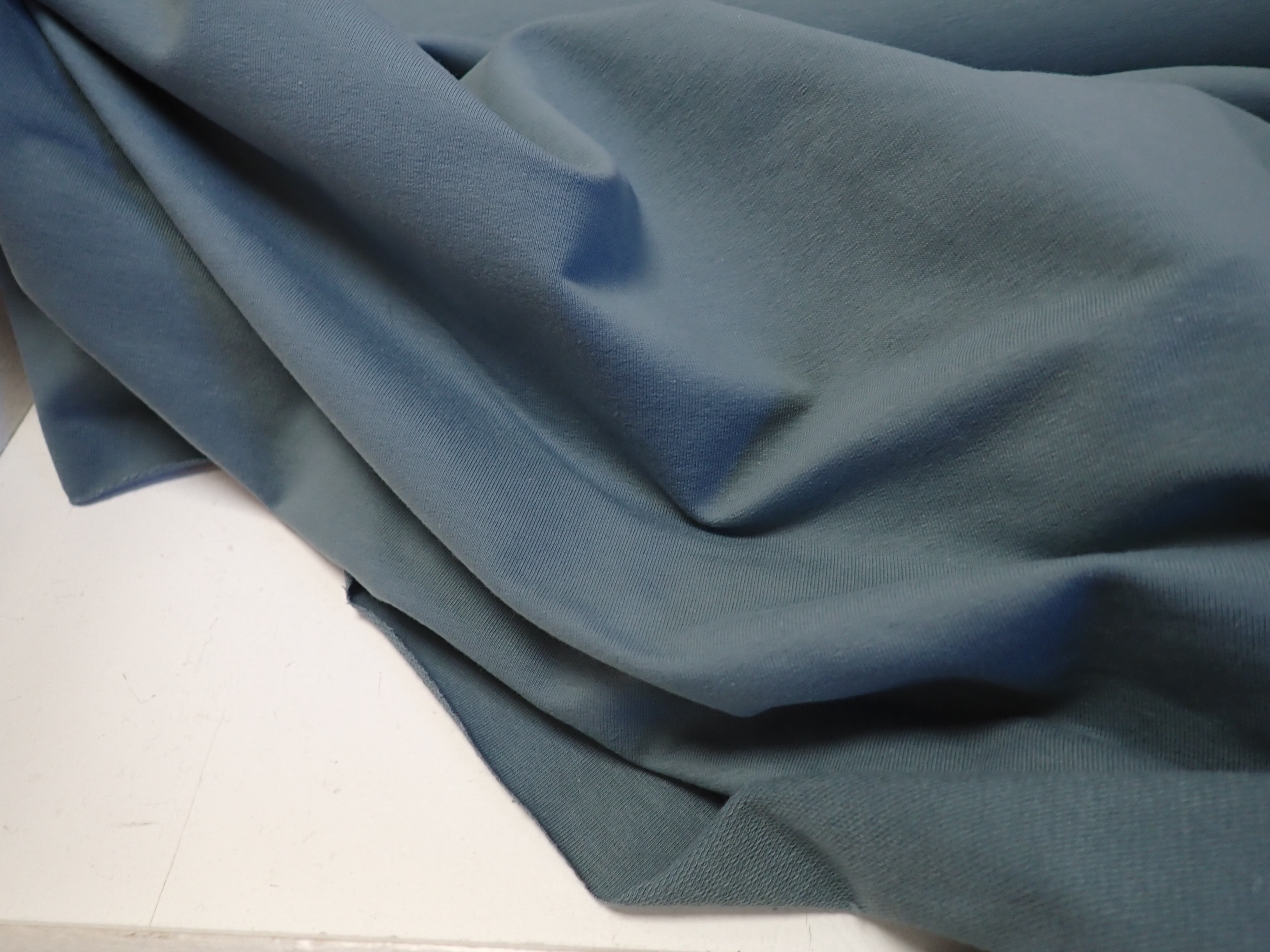 LÁTKA - TEPLÁKOVINA - OCELOVĚ MODRÁ