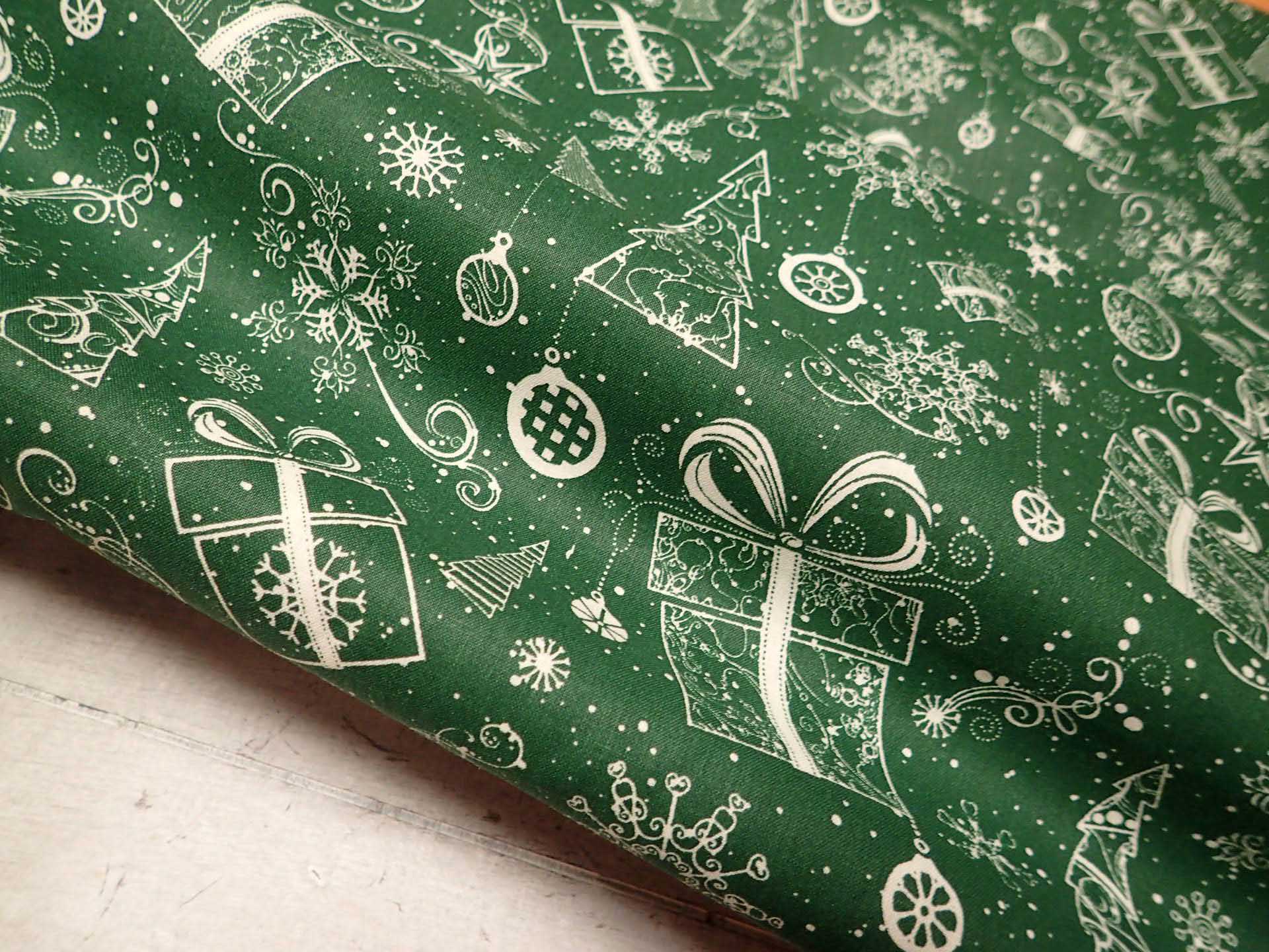 LÁTKA - VÁNOČNÍ - ZELENÁ + DOMEČKY