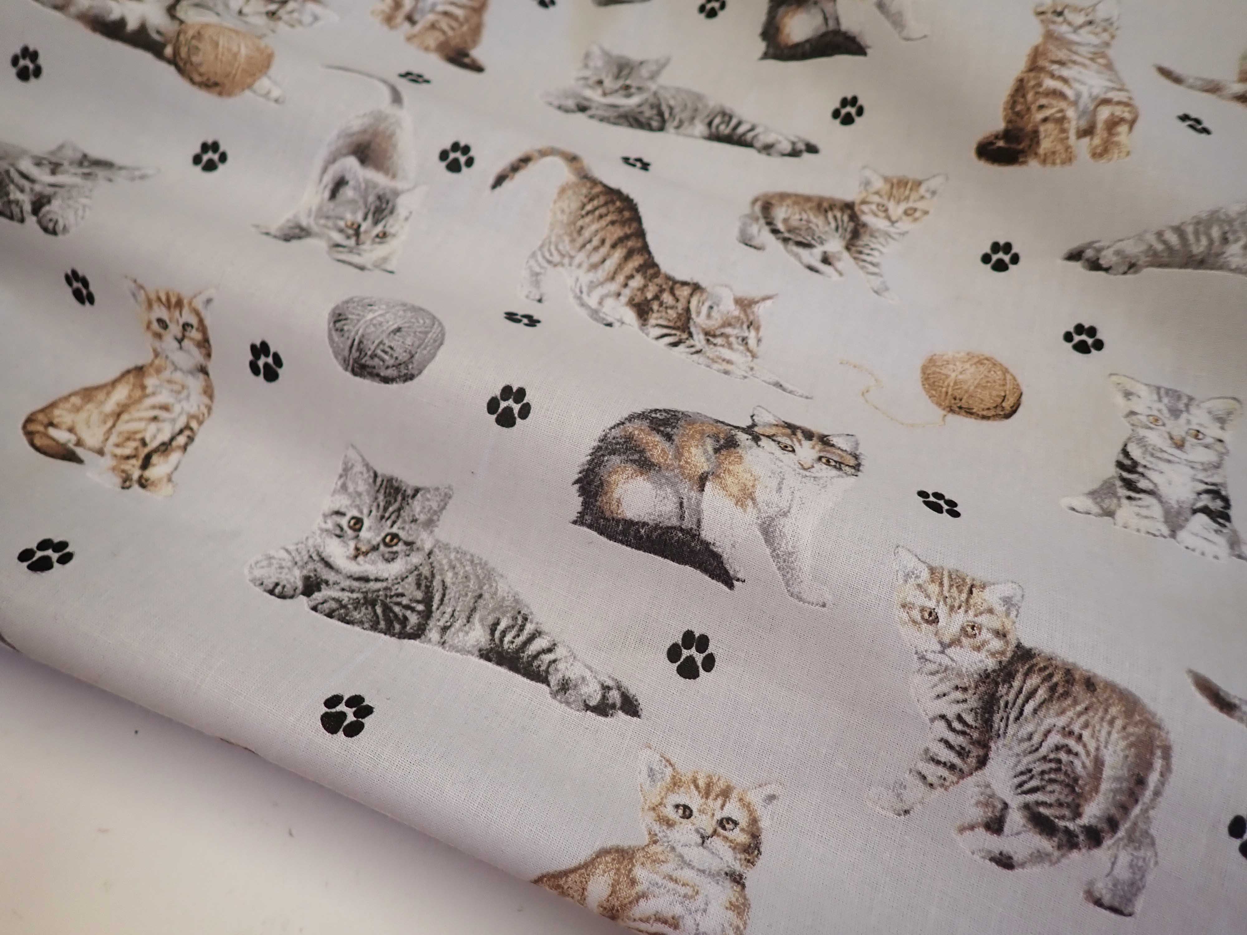 LÁTKA - DĚTSKÁ - KOČKY