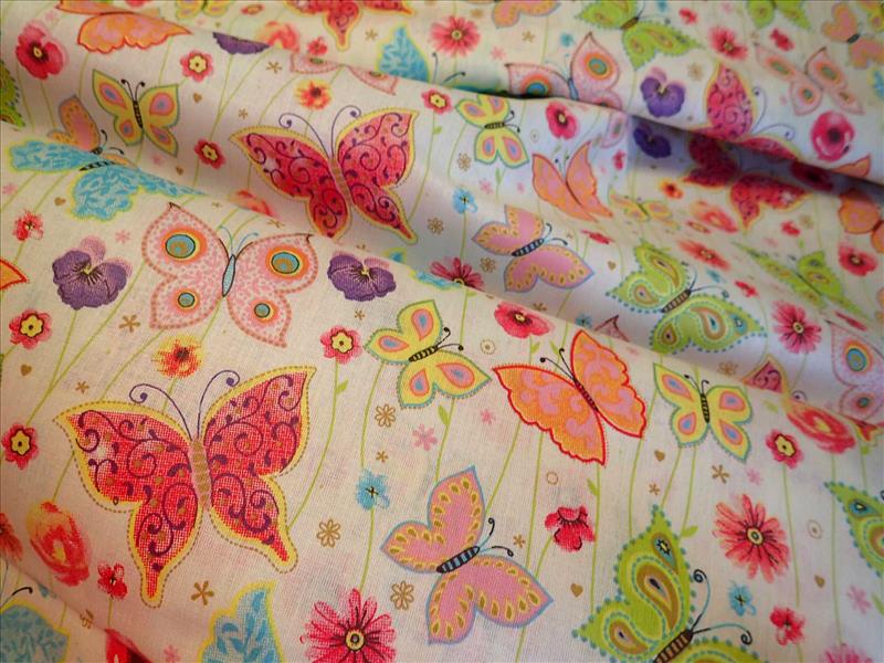 LÁTKA - BAREVNÍ MOTÝLCI